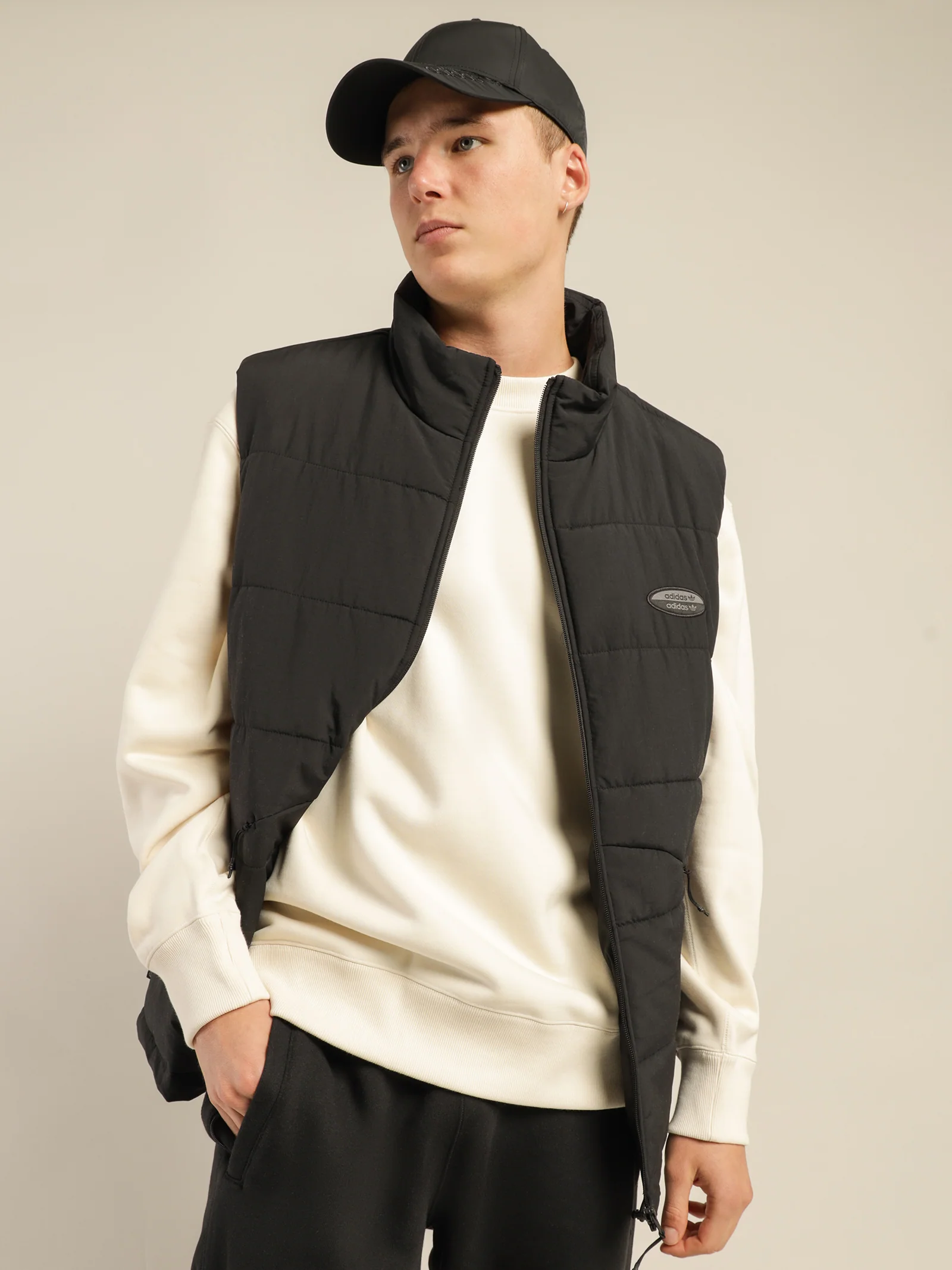 Essential R.Y.V Vest - Image 3