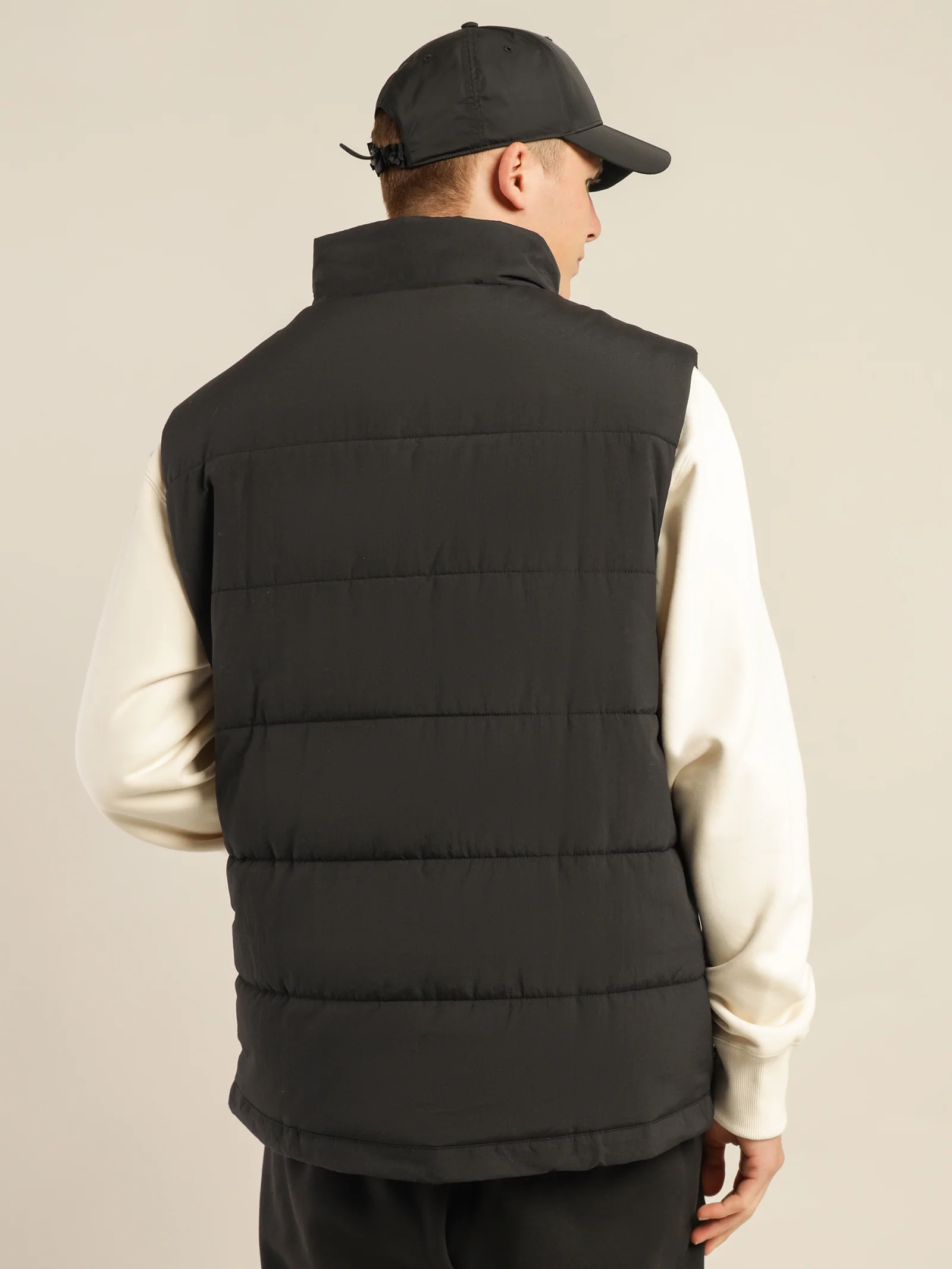 Essential R.Y.V Vest - Image 8