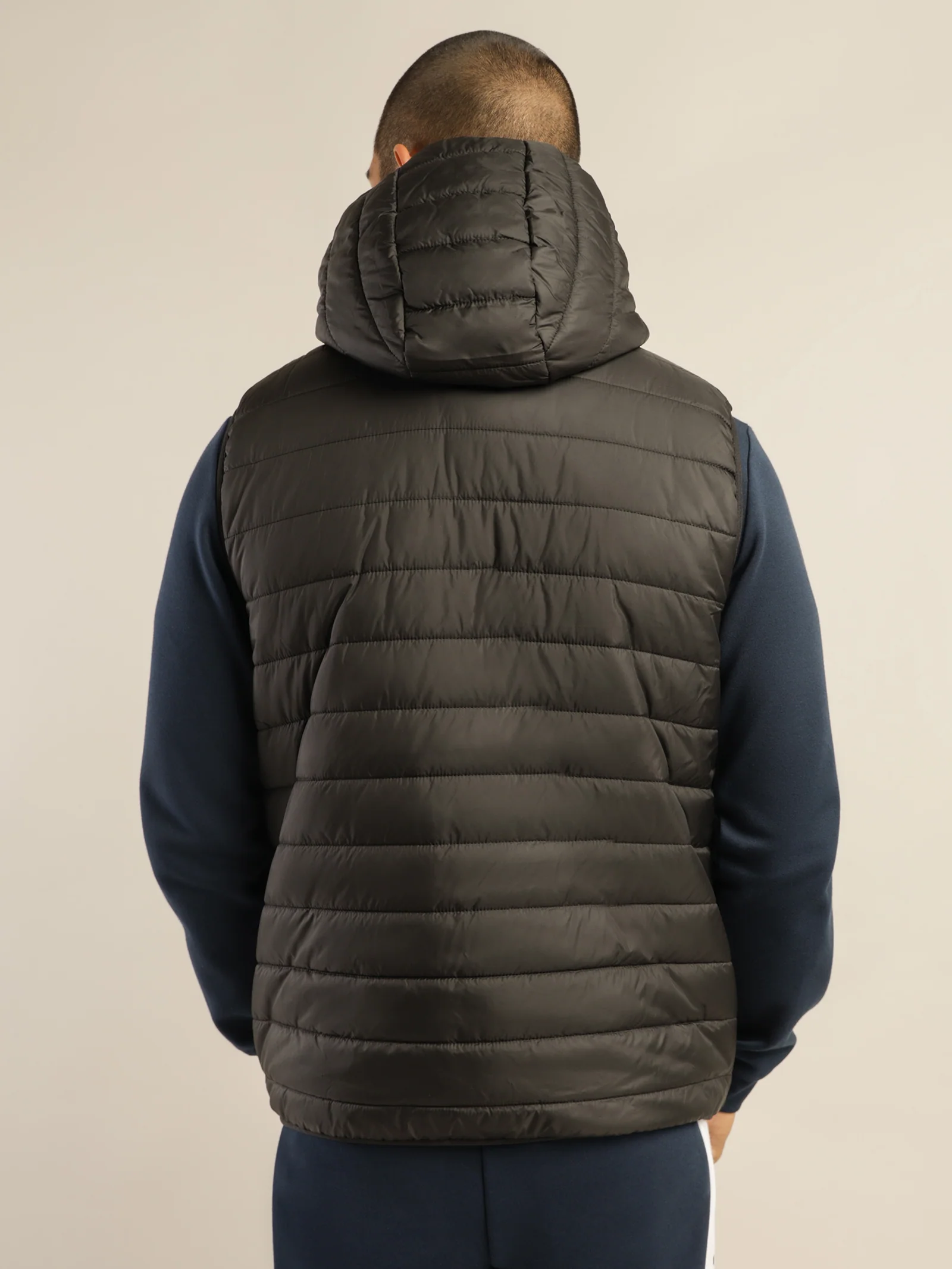 Essentiel Lightweight Gillet - Image 6