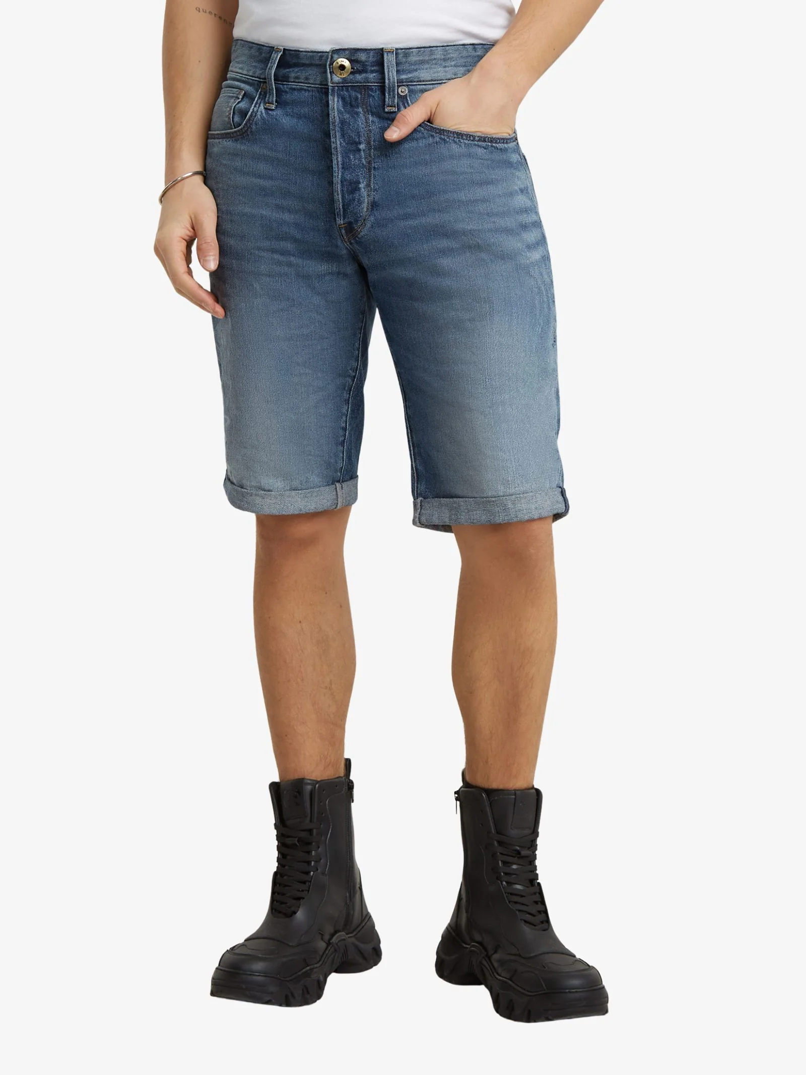 3301 Short