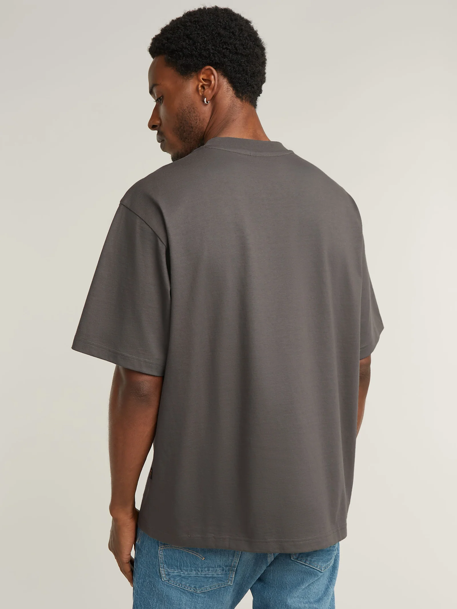 Center Chest Boxy R Tee - Image 2