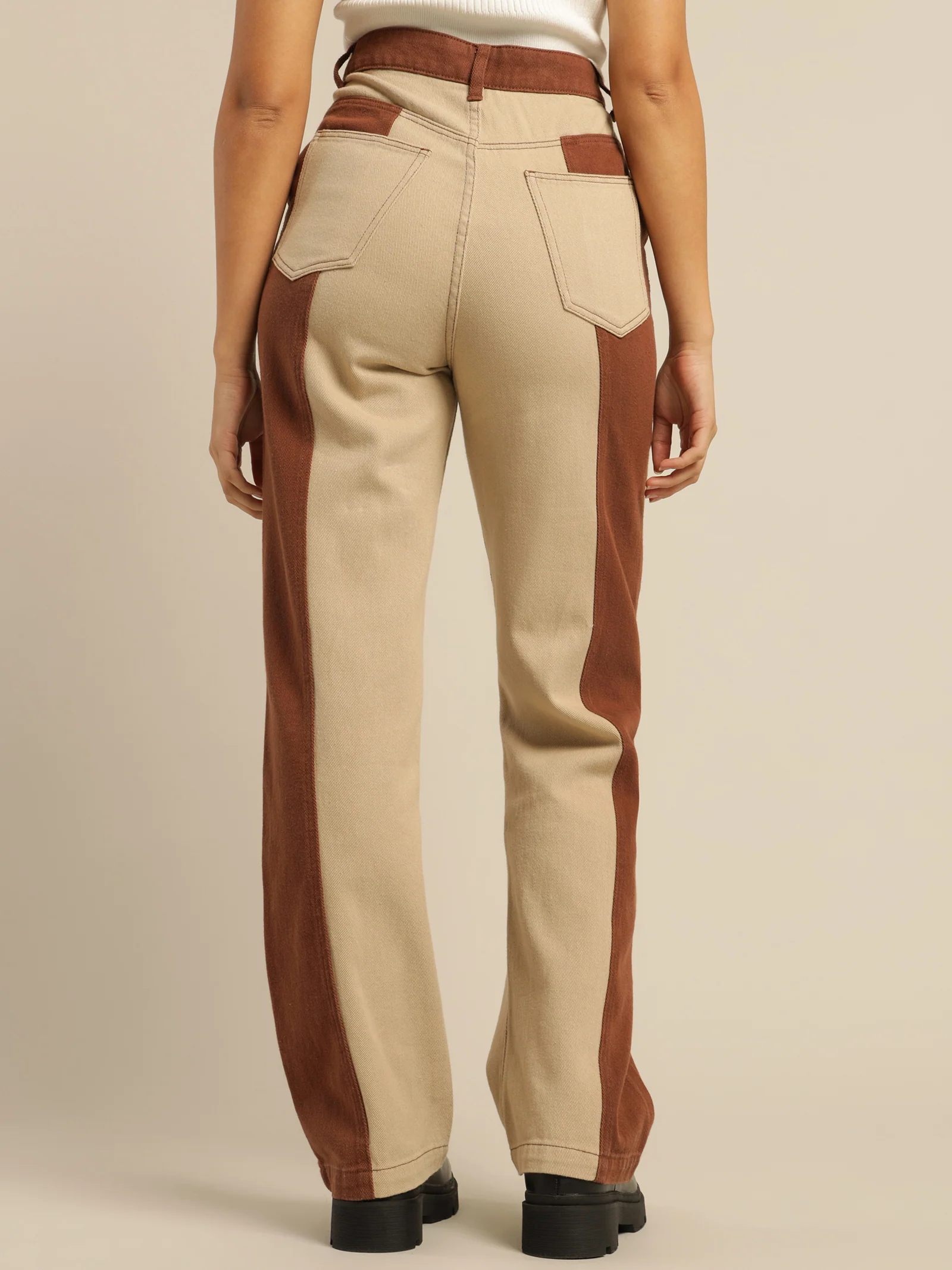 Gwen Patch Jeans - Image 7