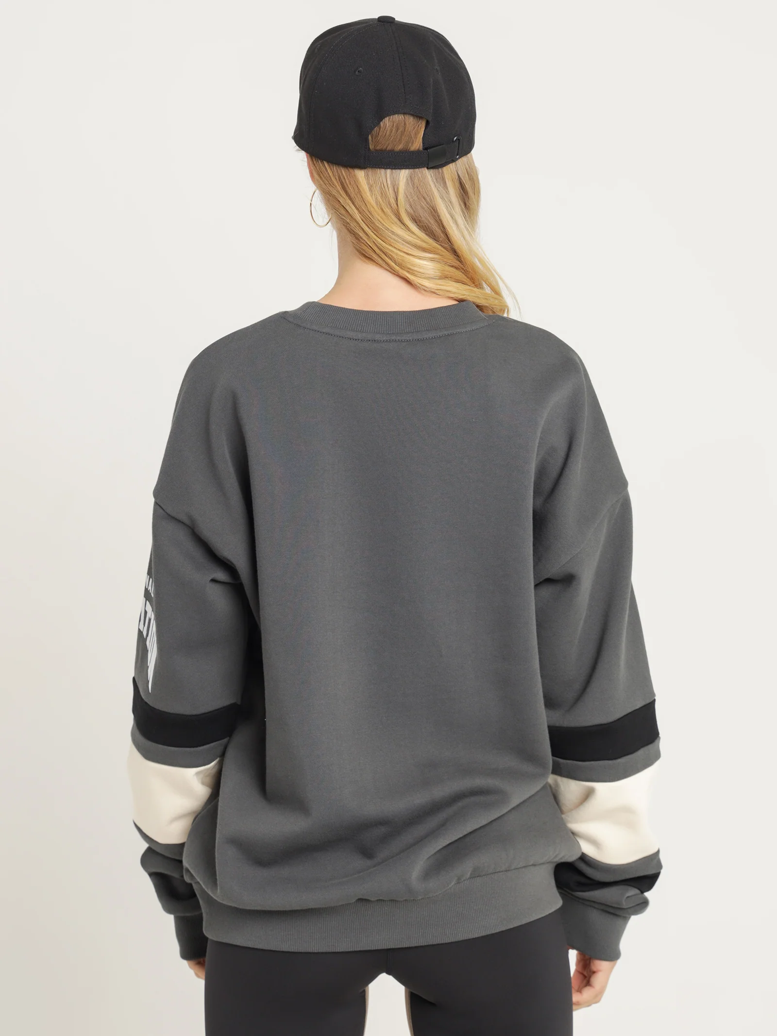 Gymnasium Sweat - Image 6