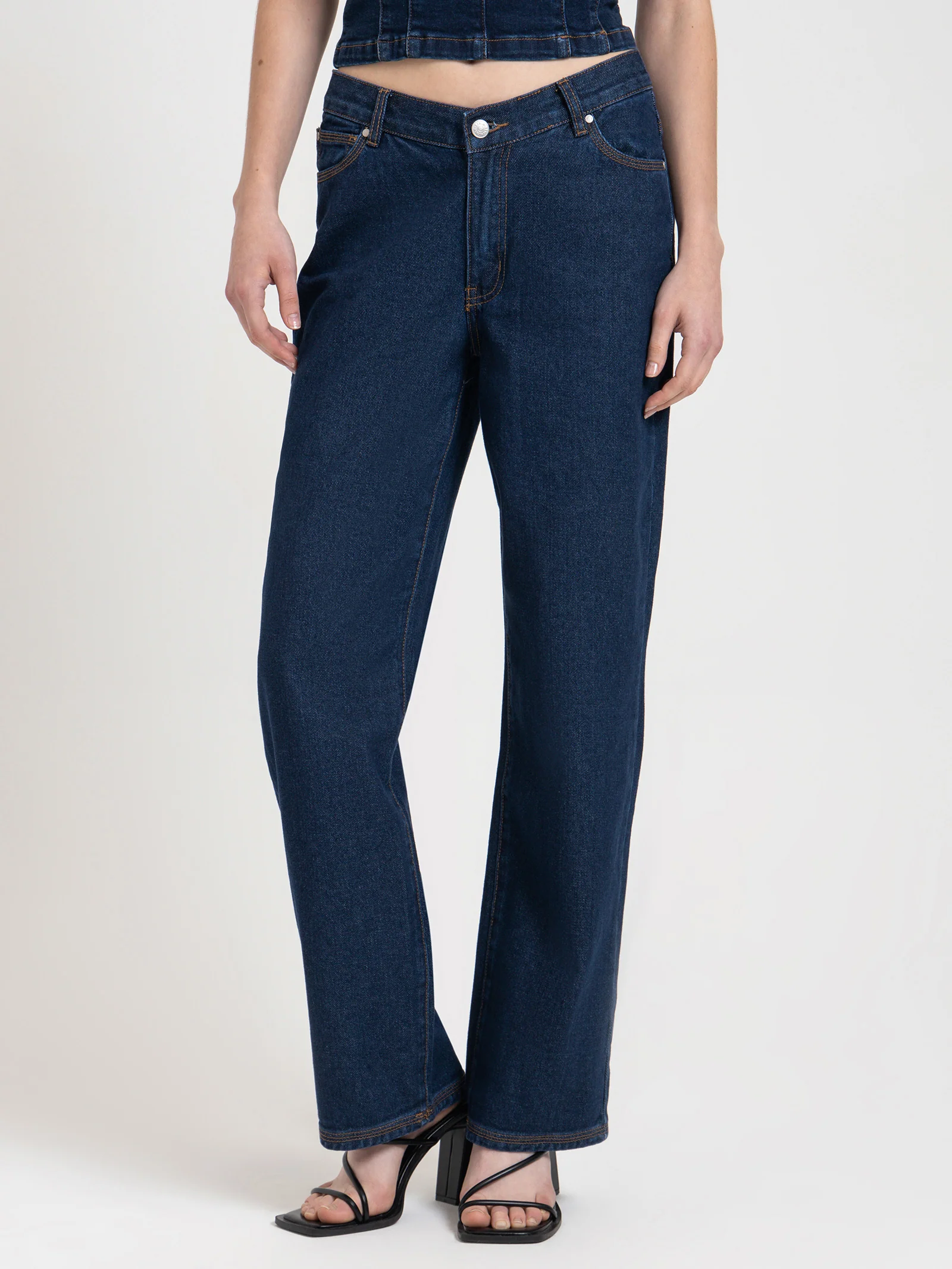 Hailey V Front Jeans - Image 3