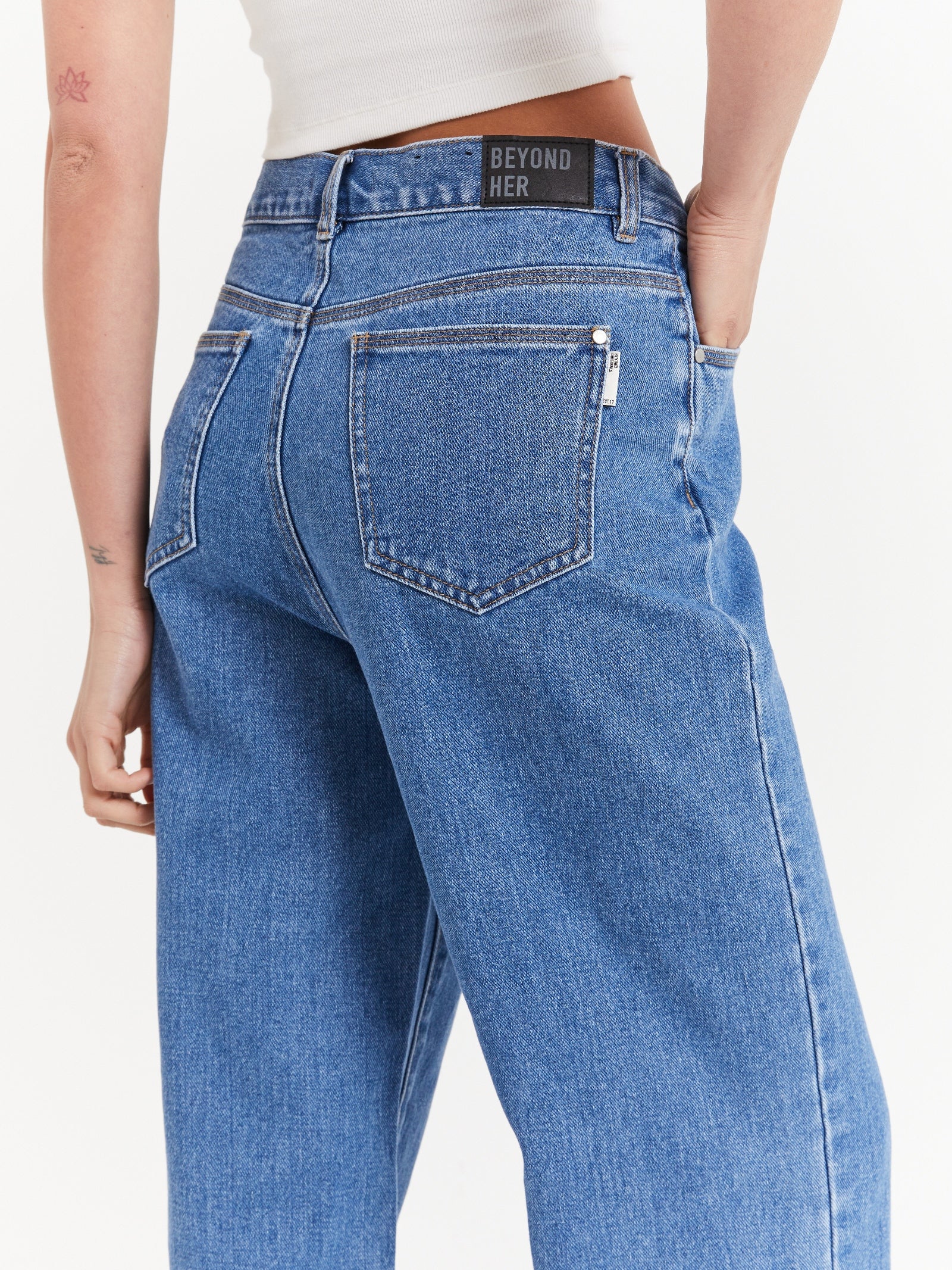 Hailey V Front Jeans - Image 3