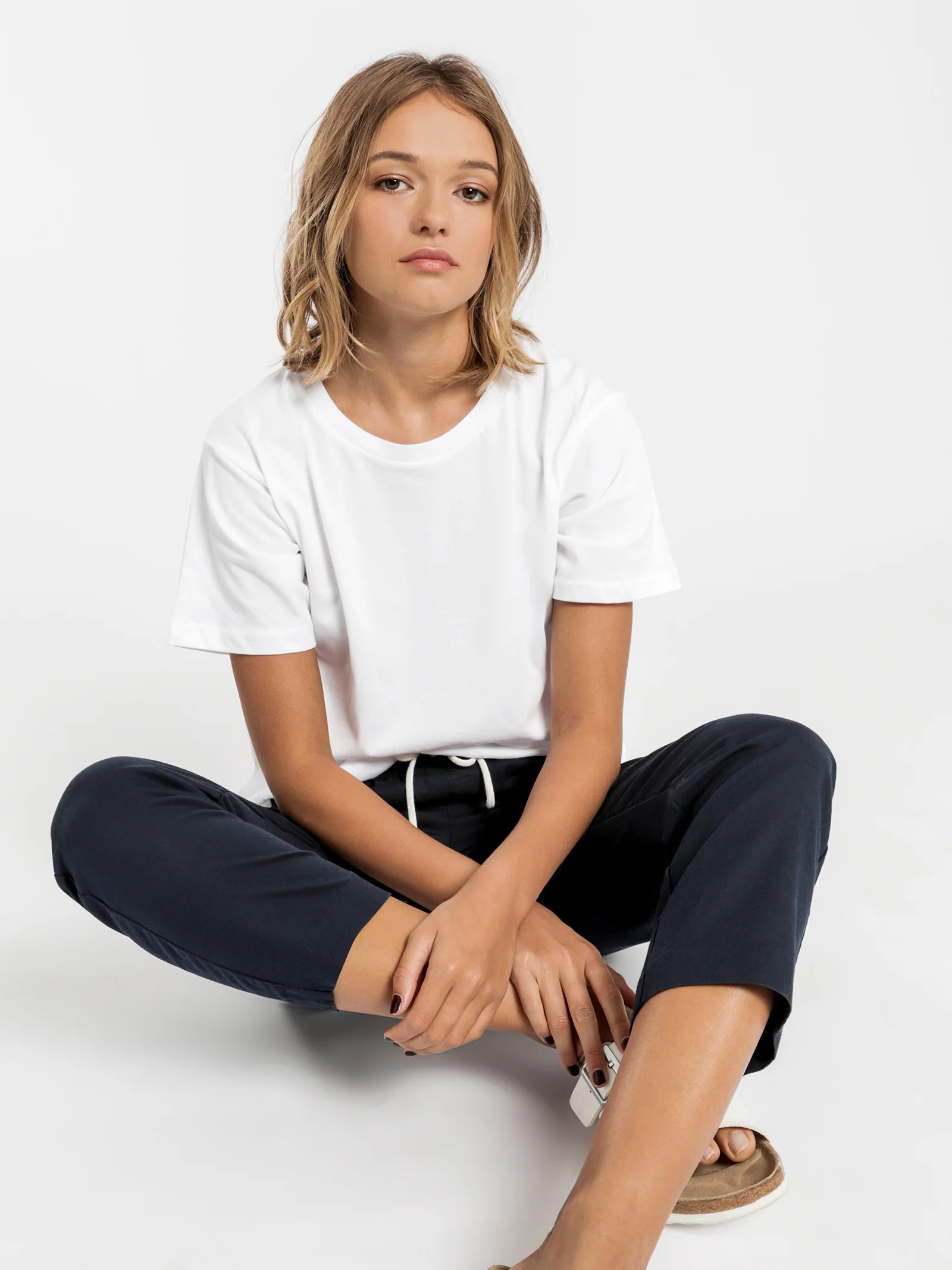 Harper Basic Crew Neck T-Shirt - Image 4