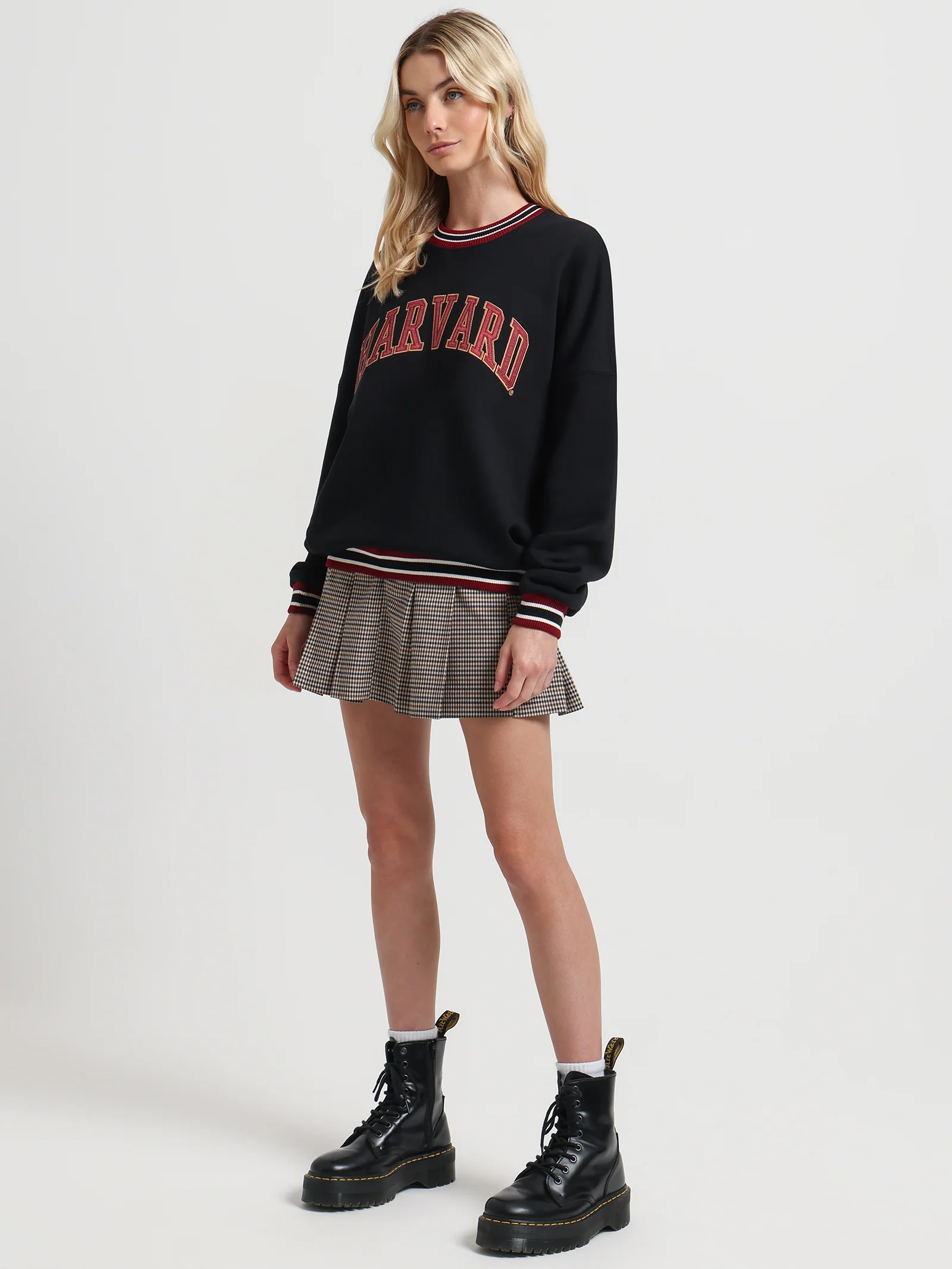 Harvard Trim Crew Neck Sweater - Image 4