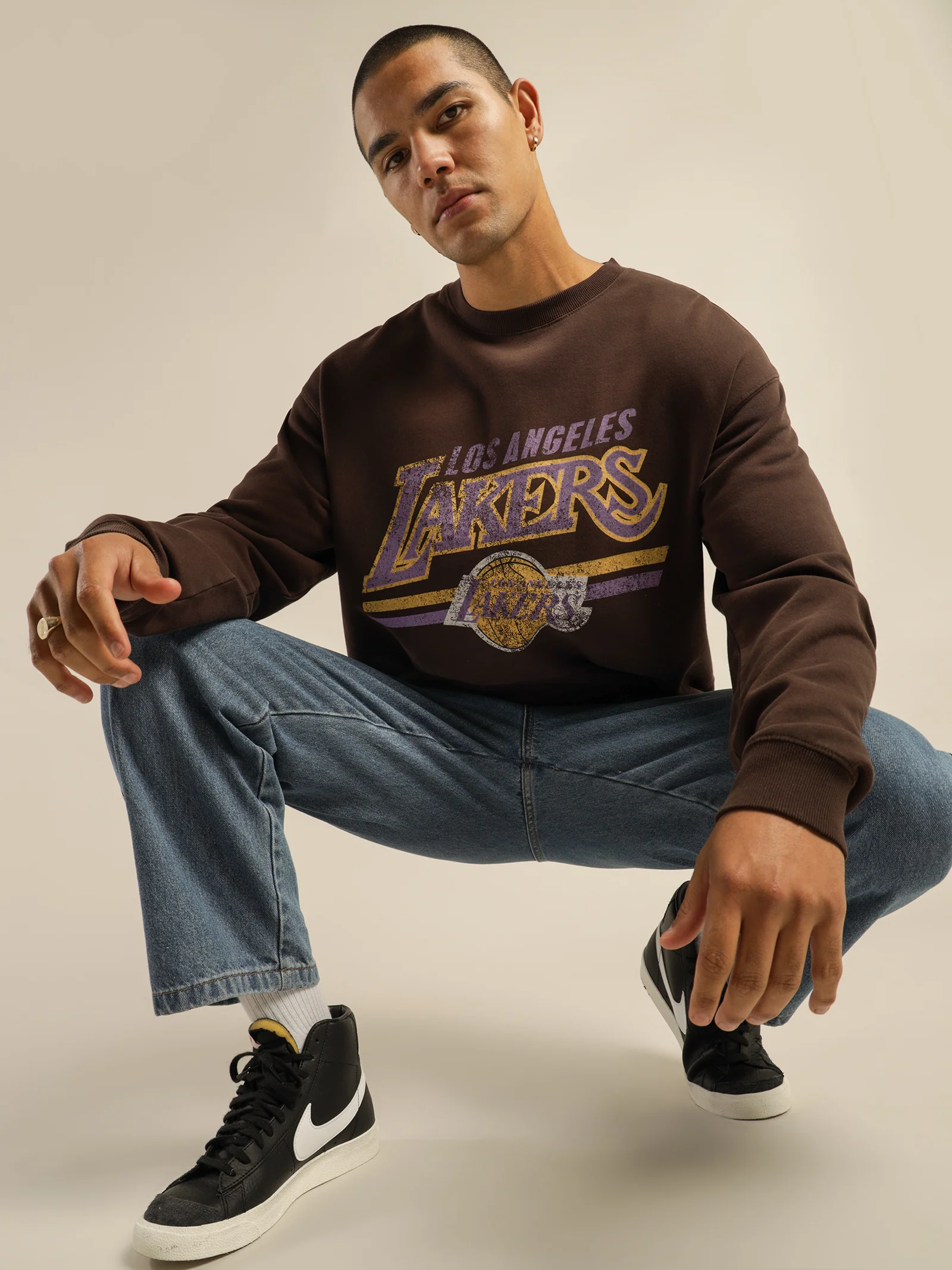 Headline Lakers Crew - Image 2