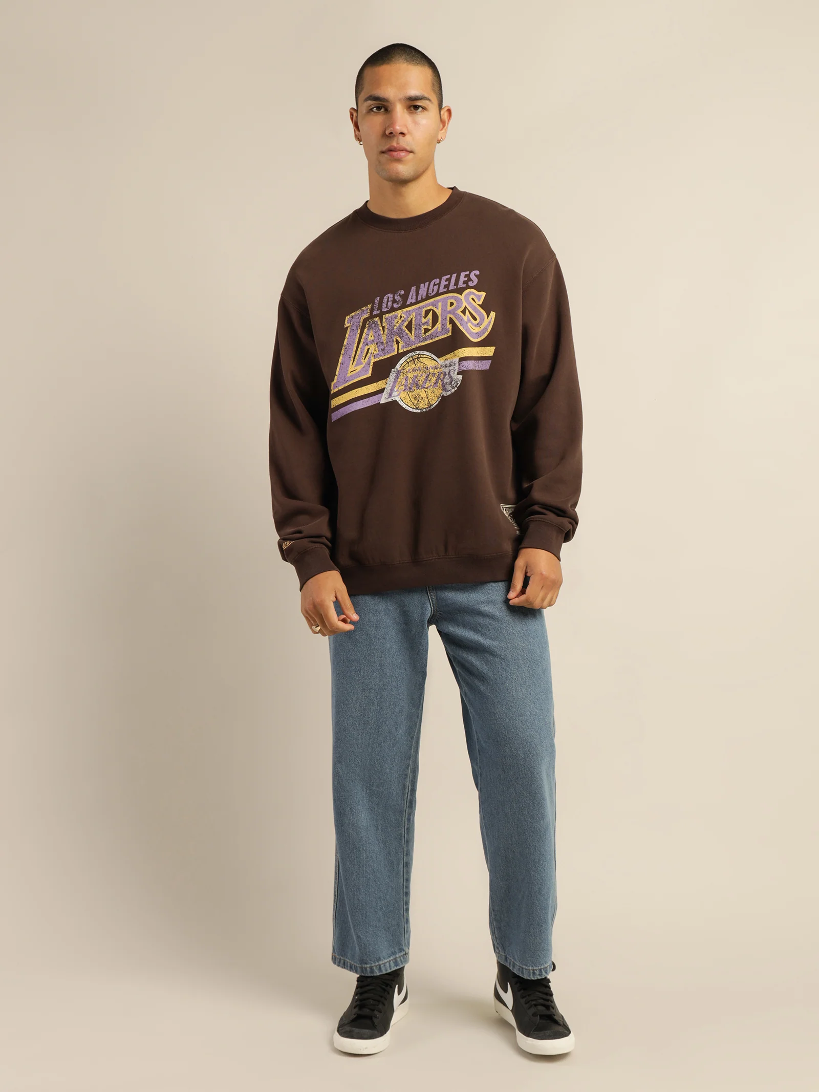 Headline Lakers Crew - Image 4