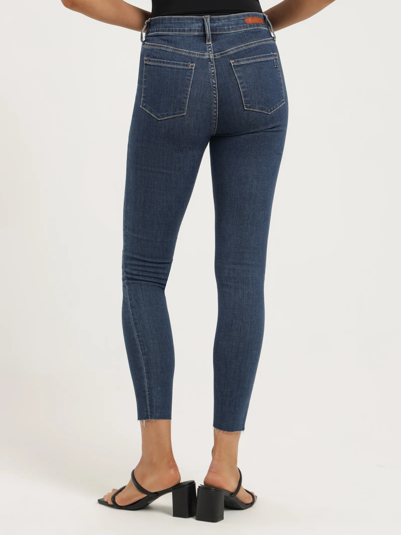 High Lisa Skinny Jeans - Image 6