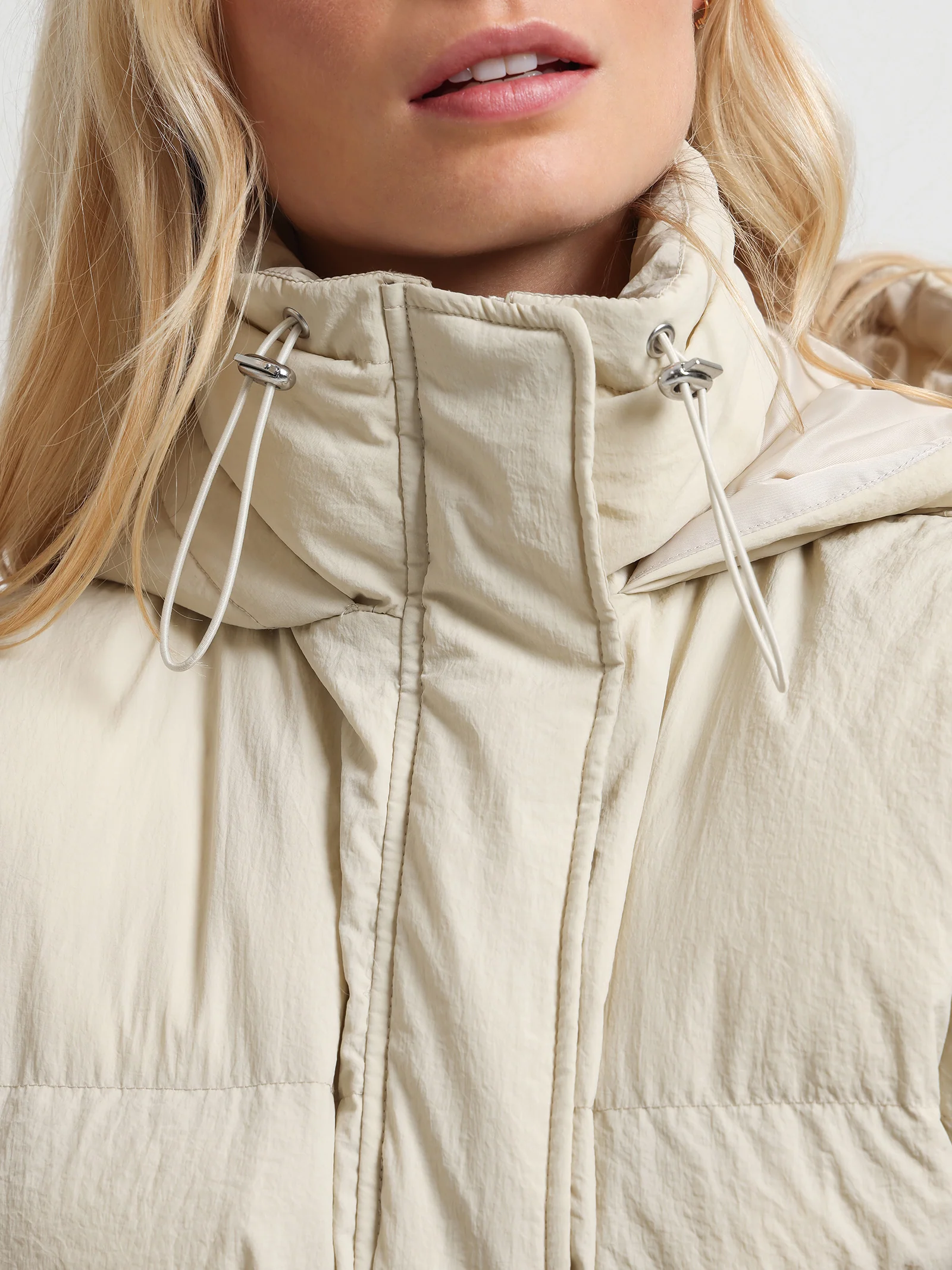 Isola Puffer Vest - Image 4