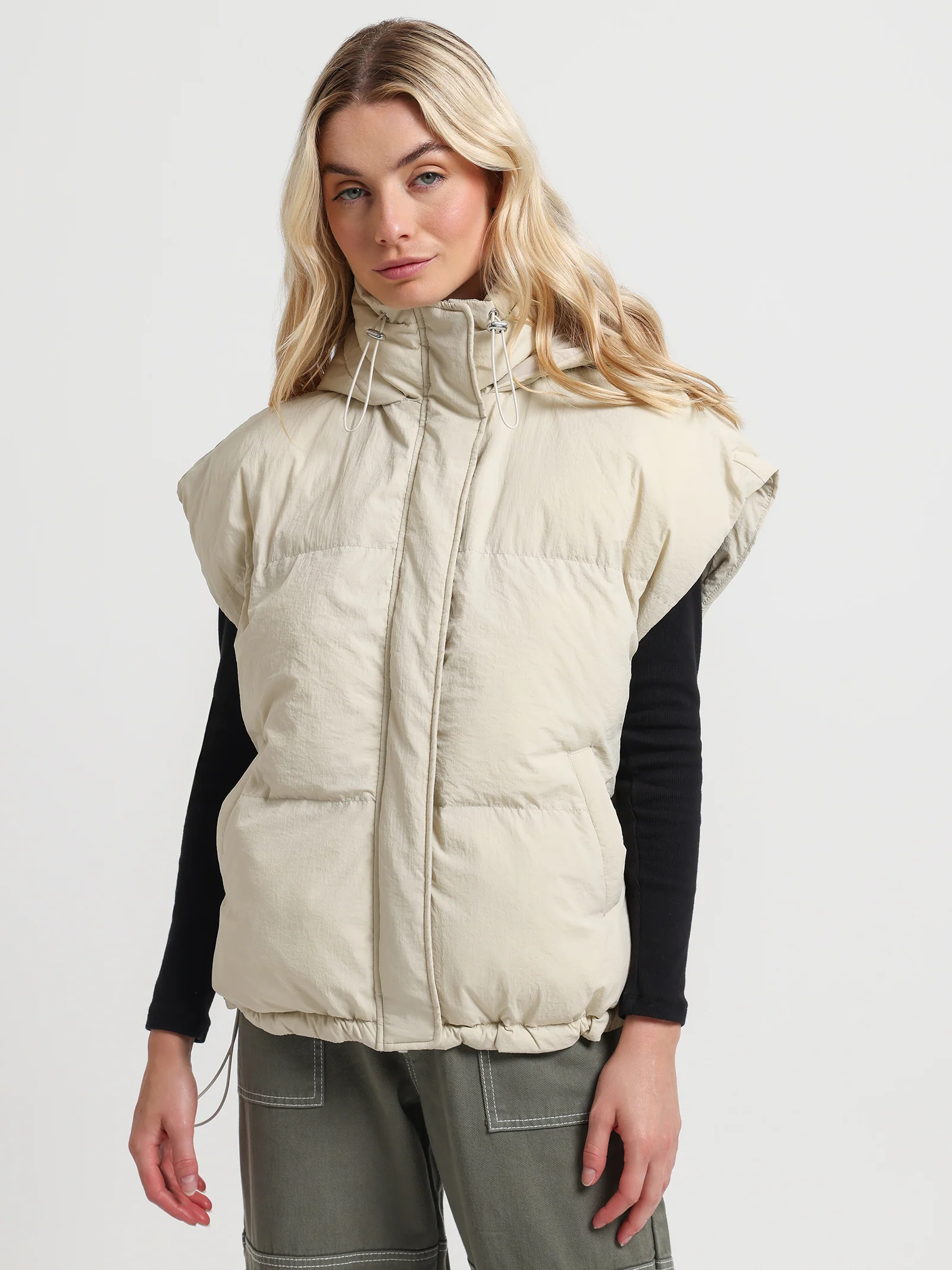 Isola Puffer Vest - Image 5