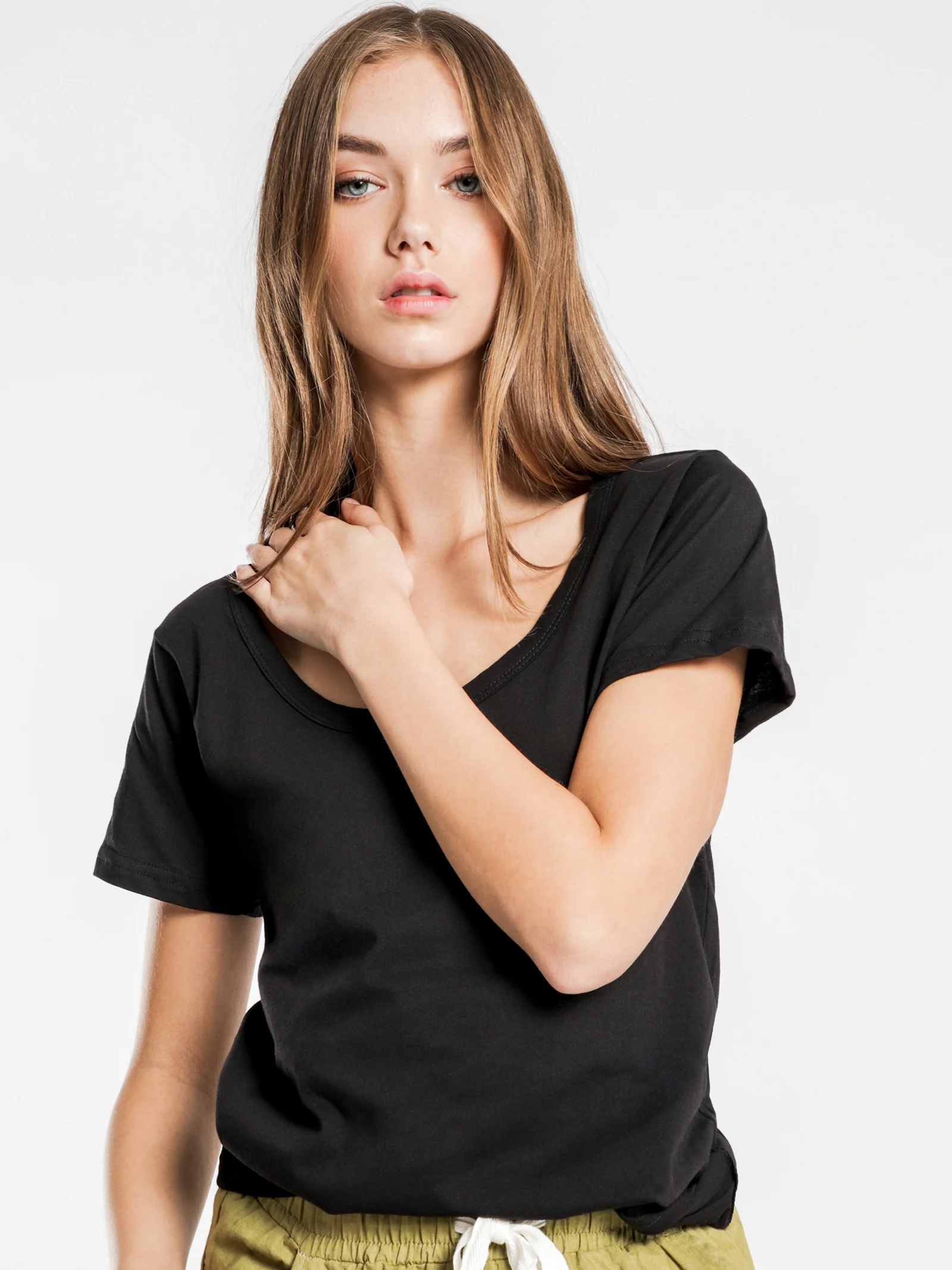 Jamie Basic Scoop T-Shirt - Image 4