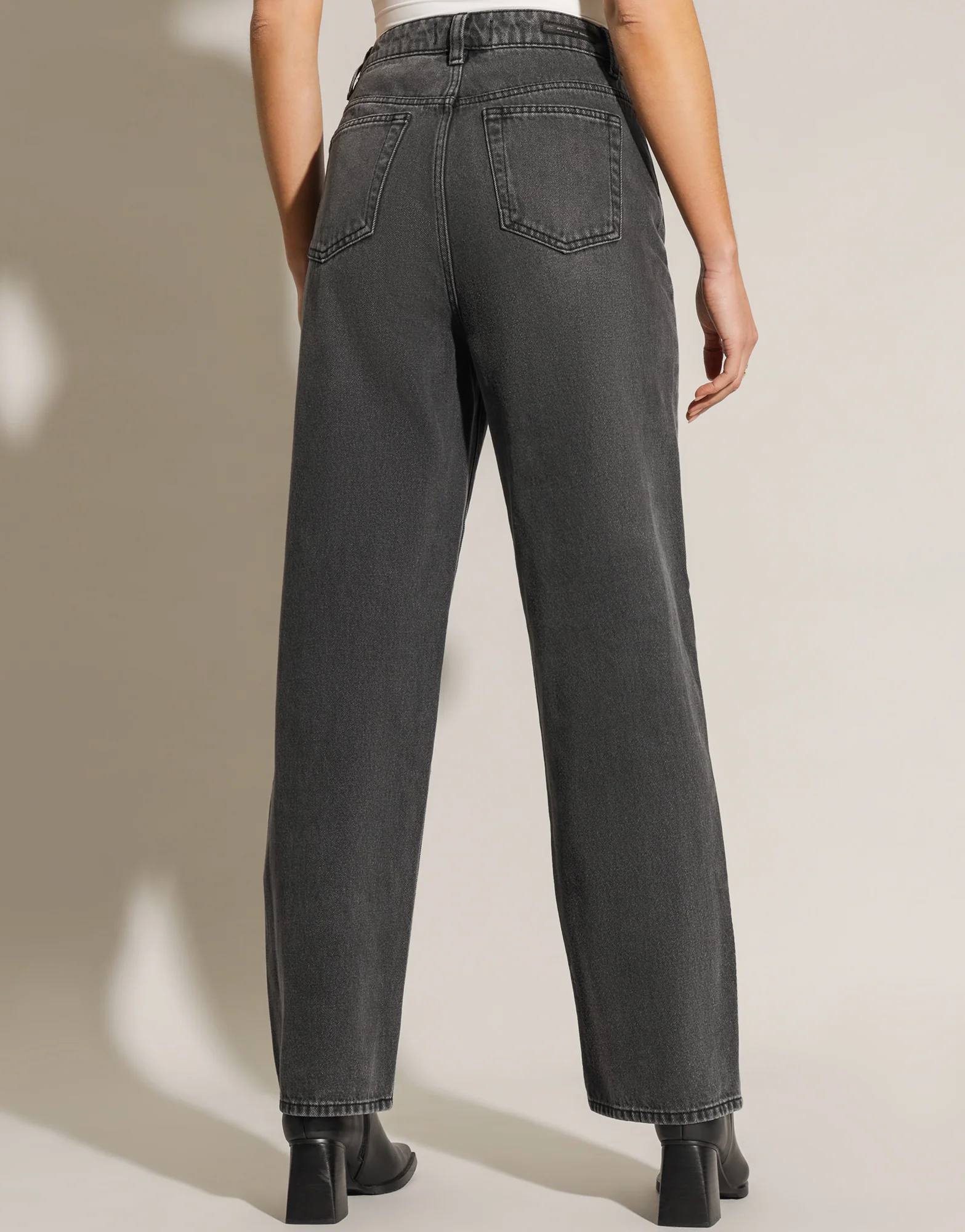 Kaia Baggy Jeans - Image 5