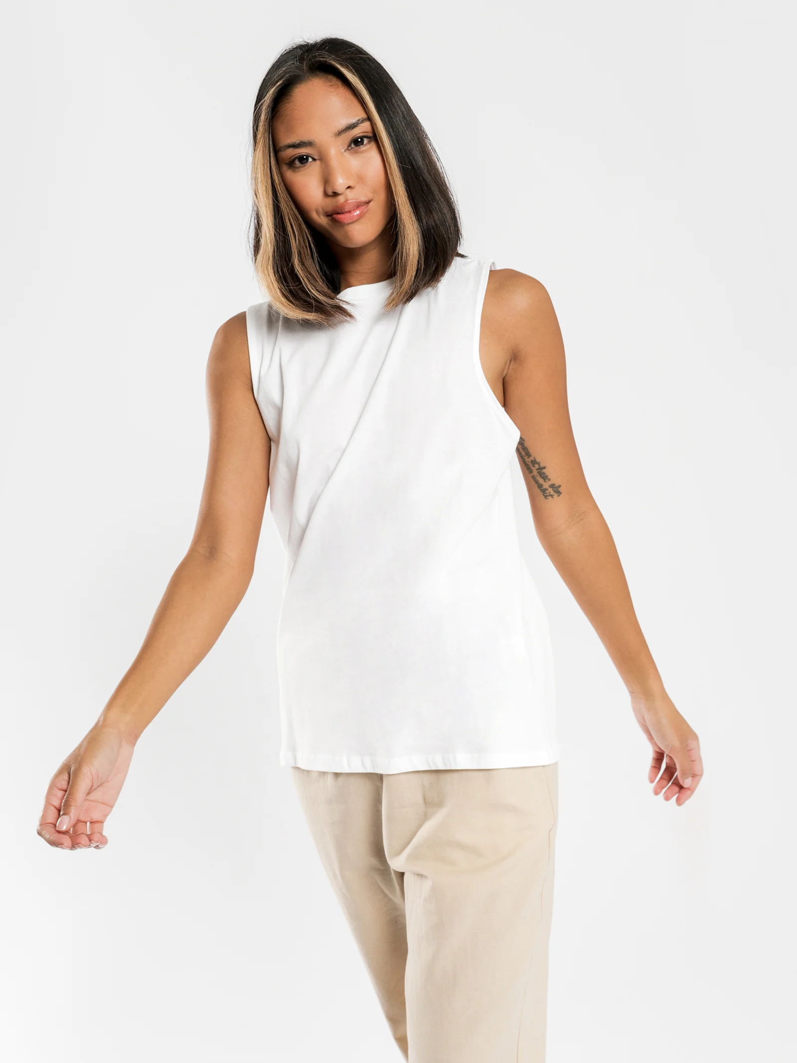 Kiera Basic Muscle Tank - Image 4