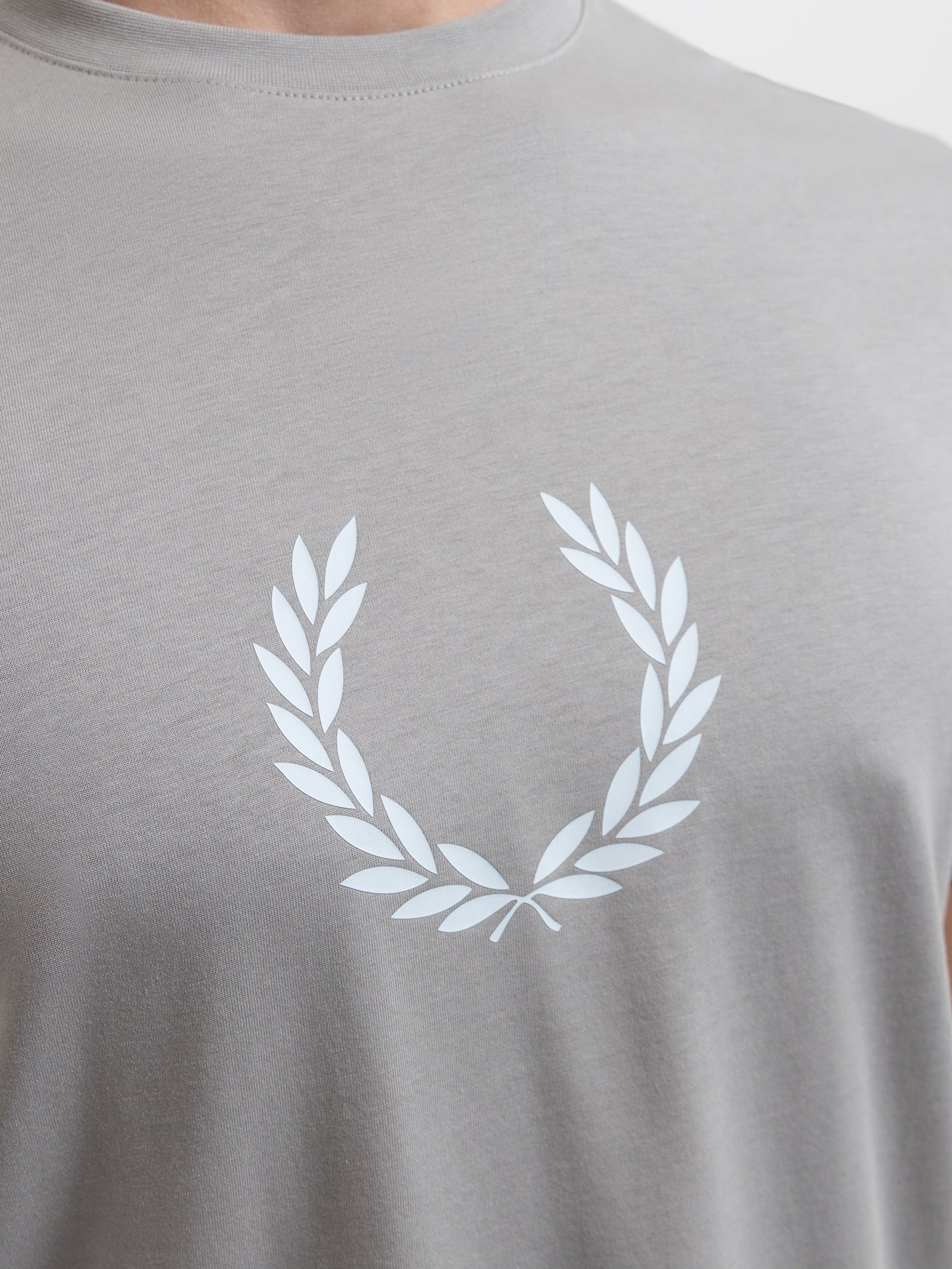 Laurel Wreath Graphic T-Shirt - Image 3