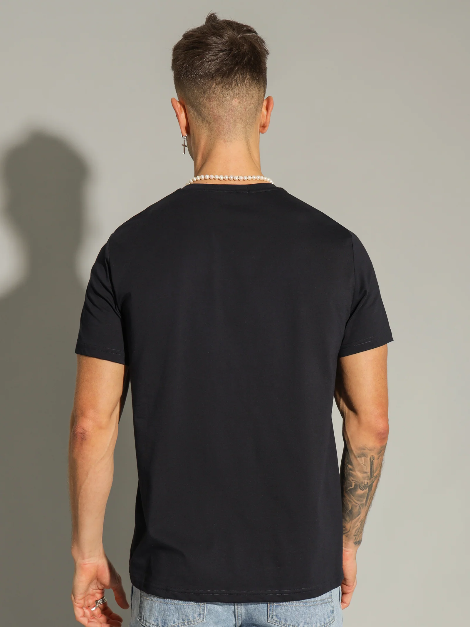 Laurel Wreath T-Shirt - Image 5