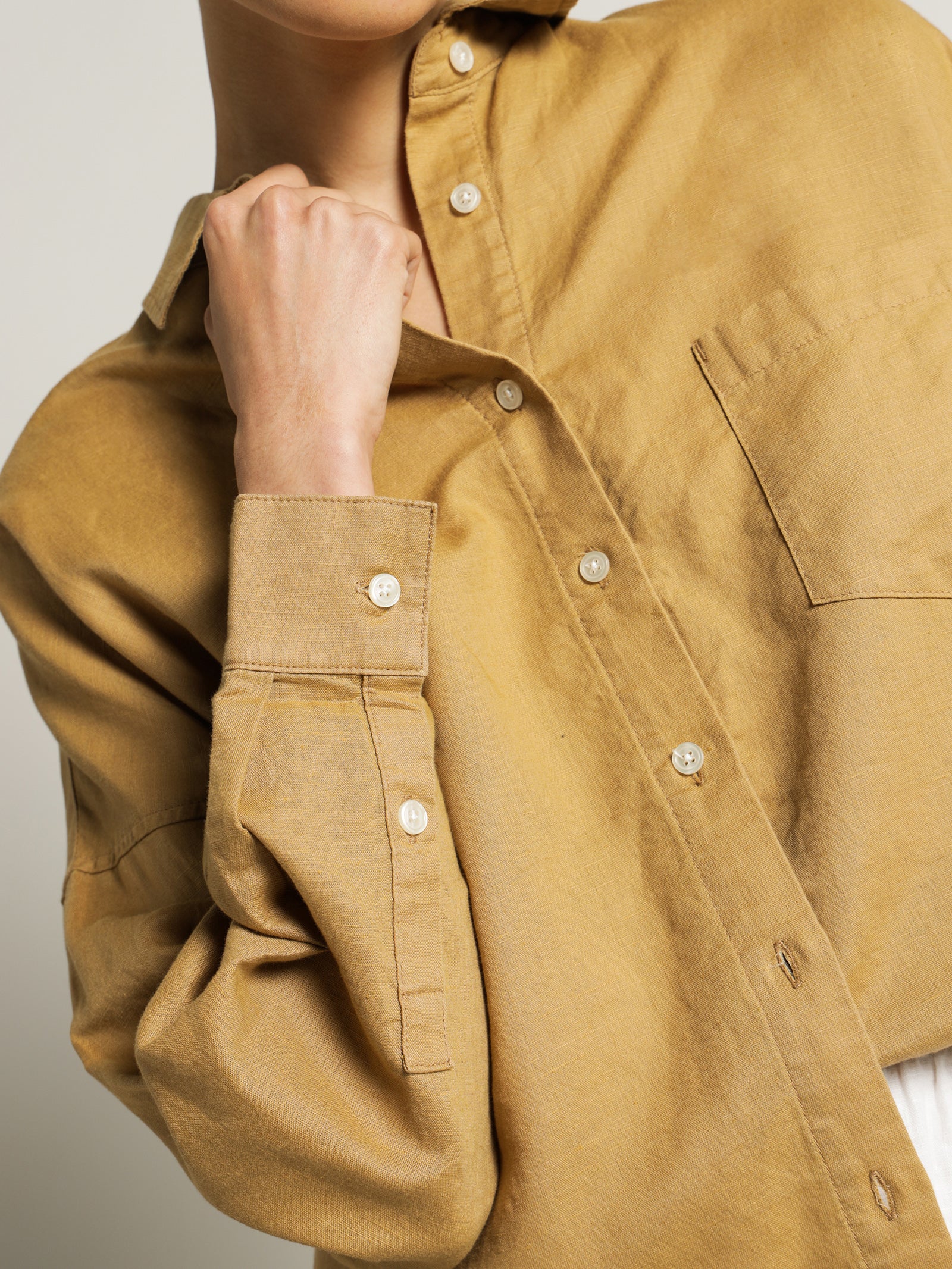 Leigh Linen Shirt - Image 5