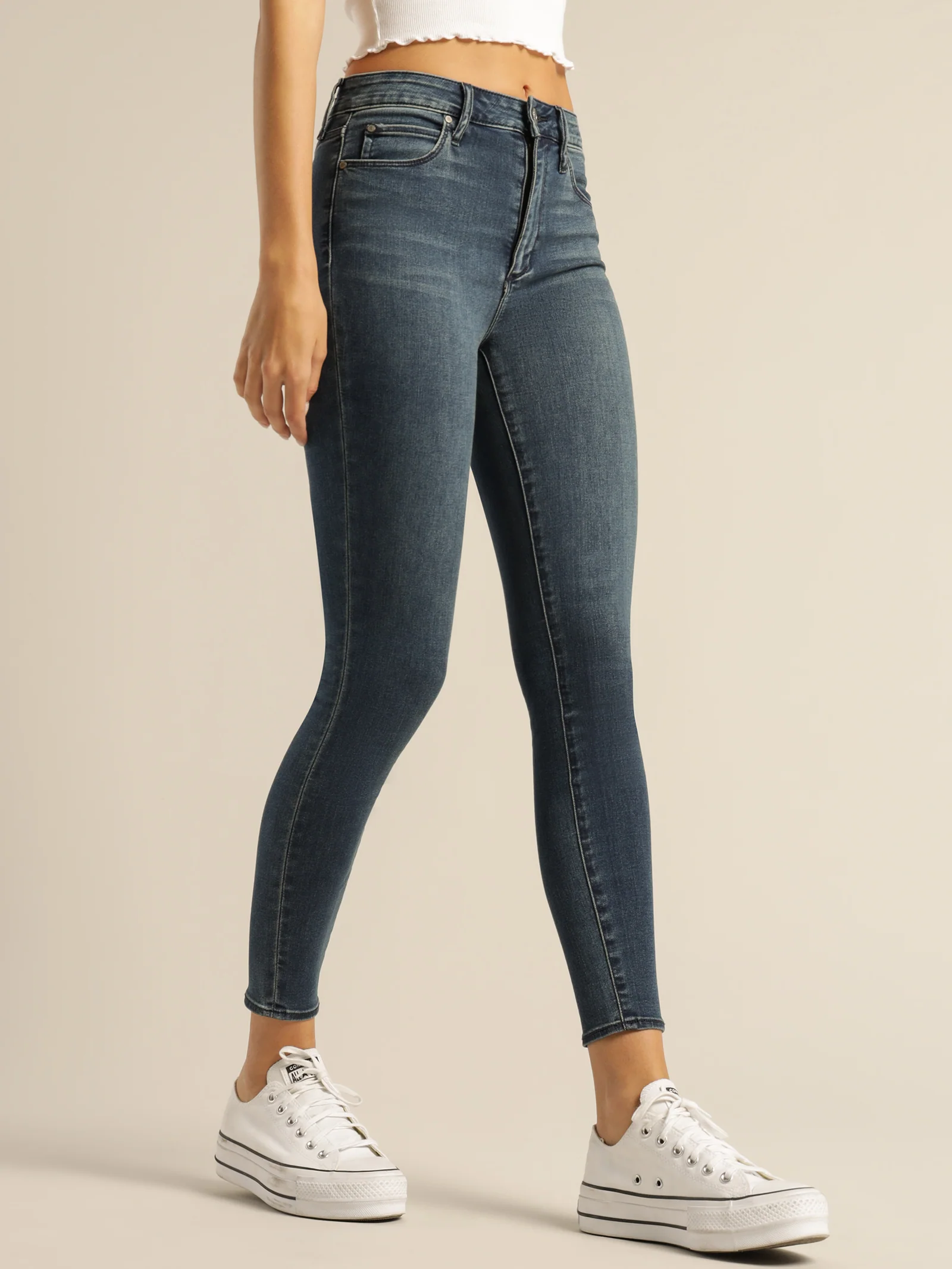 Lisa High-Rise Skinny Ankle-Hugger Jeans - Image 3
