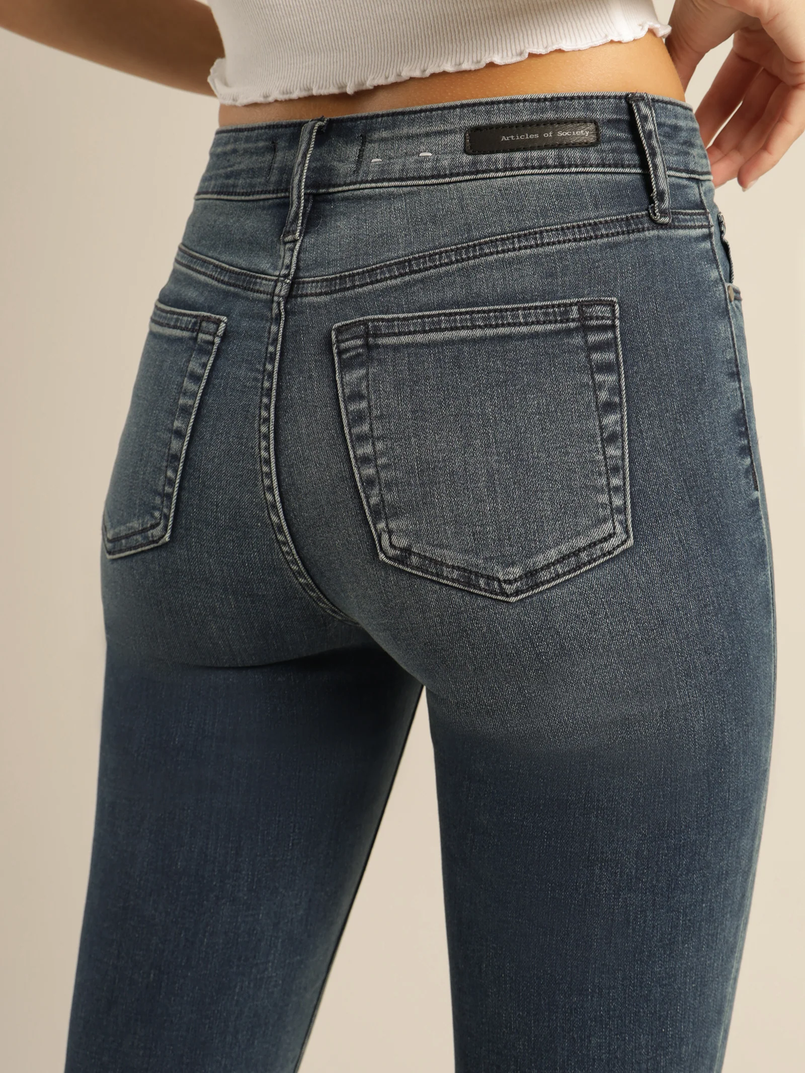 Lisa High-Rise Skinny Ankle-Hugger Jeans - Image 5