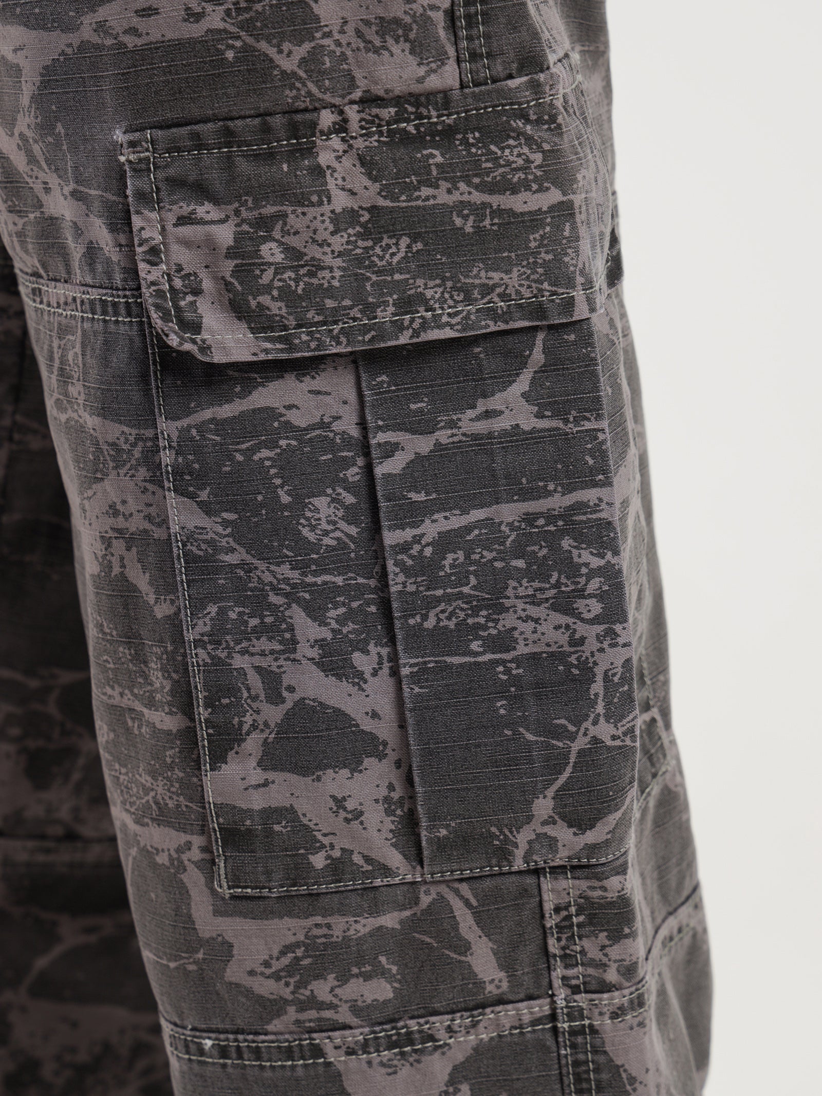 Location Cargo Pants - Image 5