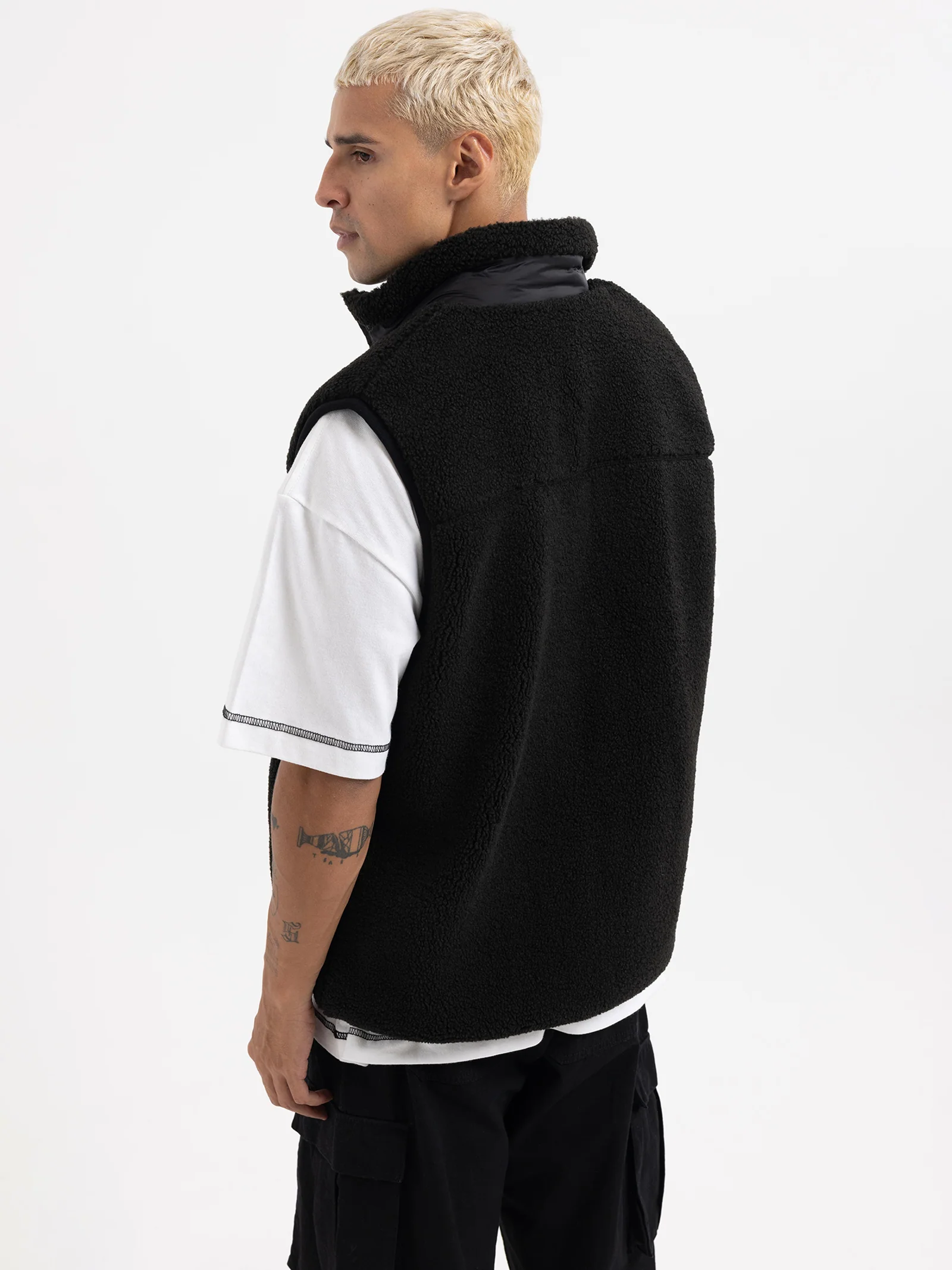 Maximus Sherpa Vest - Image 5