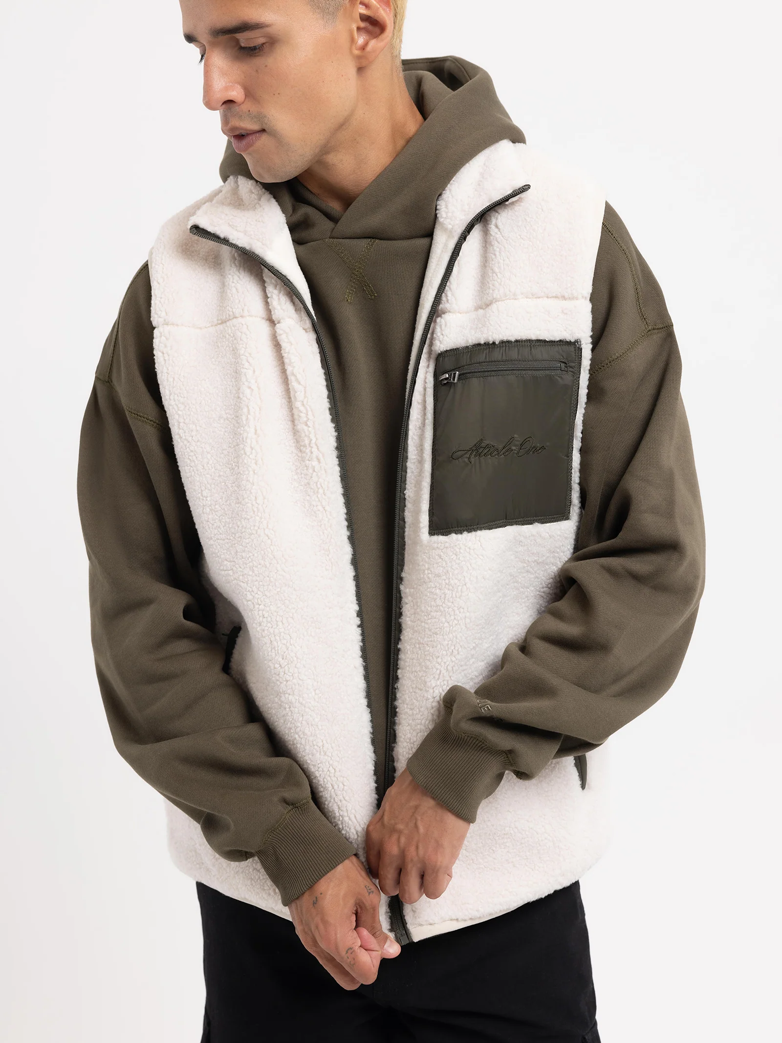 Maximus Sherpa Vest - Image 4