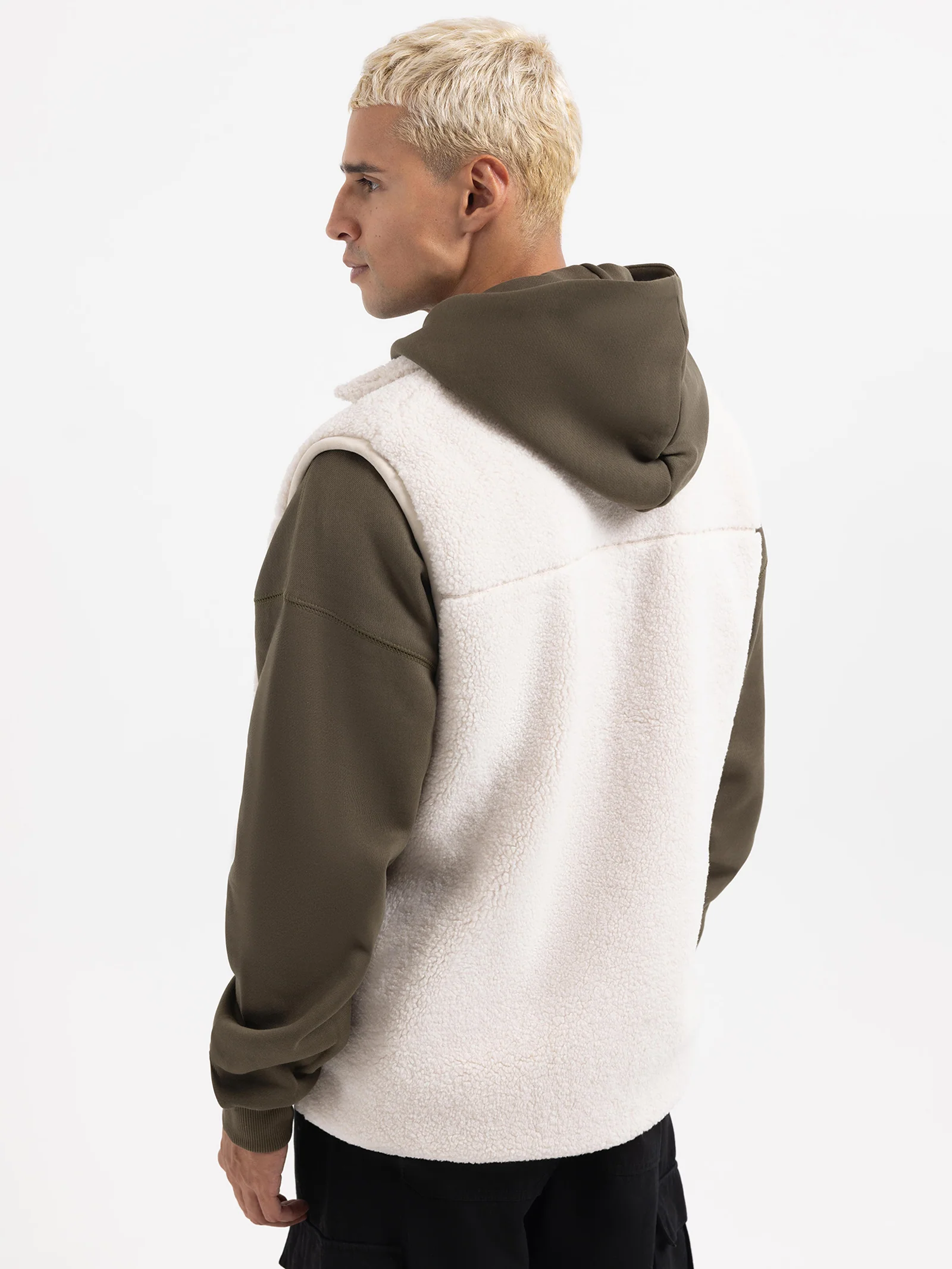 Maximus Sherpa Vest - Image 6