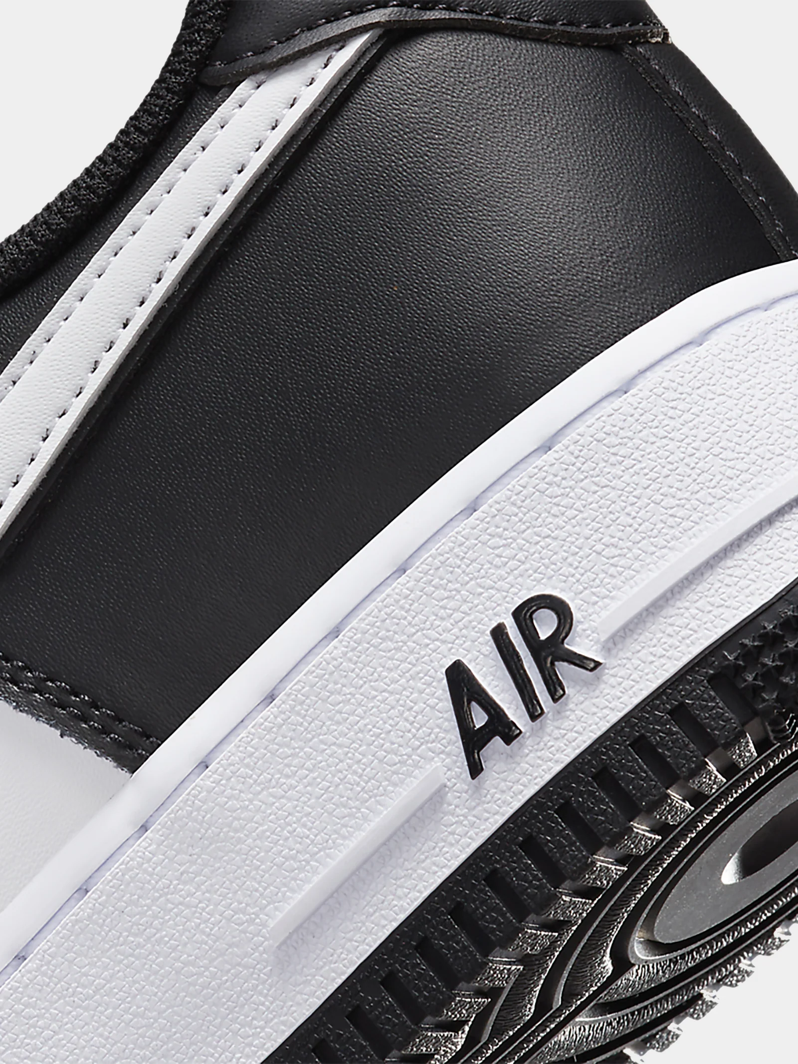 Mens Air Force 1 '07 Sneakers - Image 3