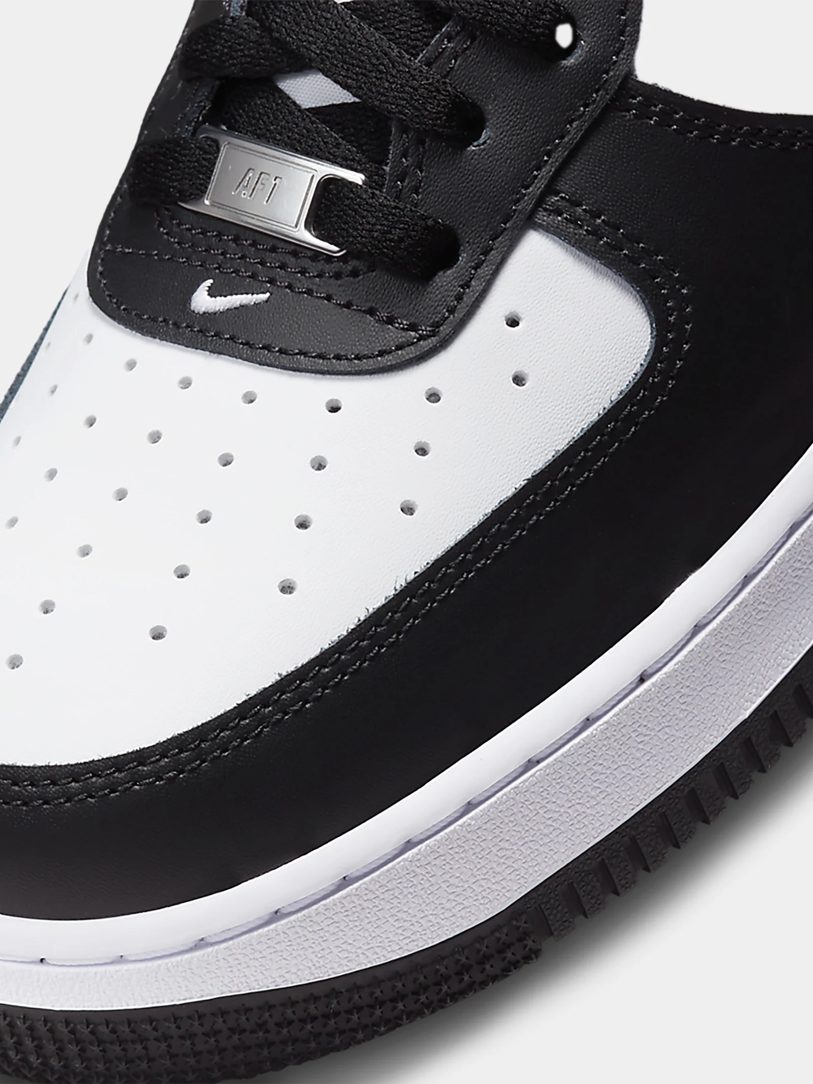Mens Air Force 1 '07 Sneakers - Image 4