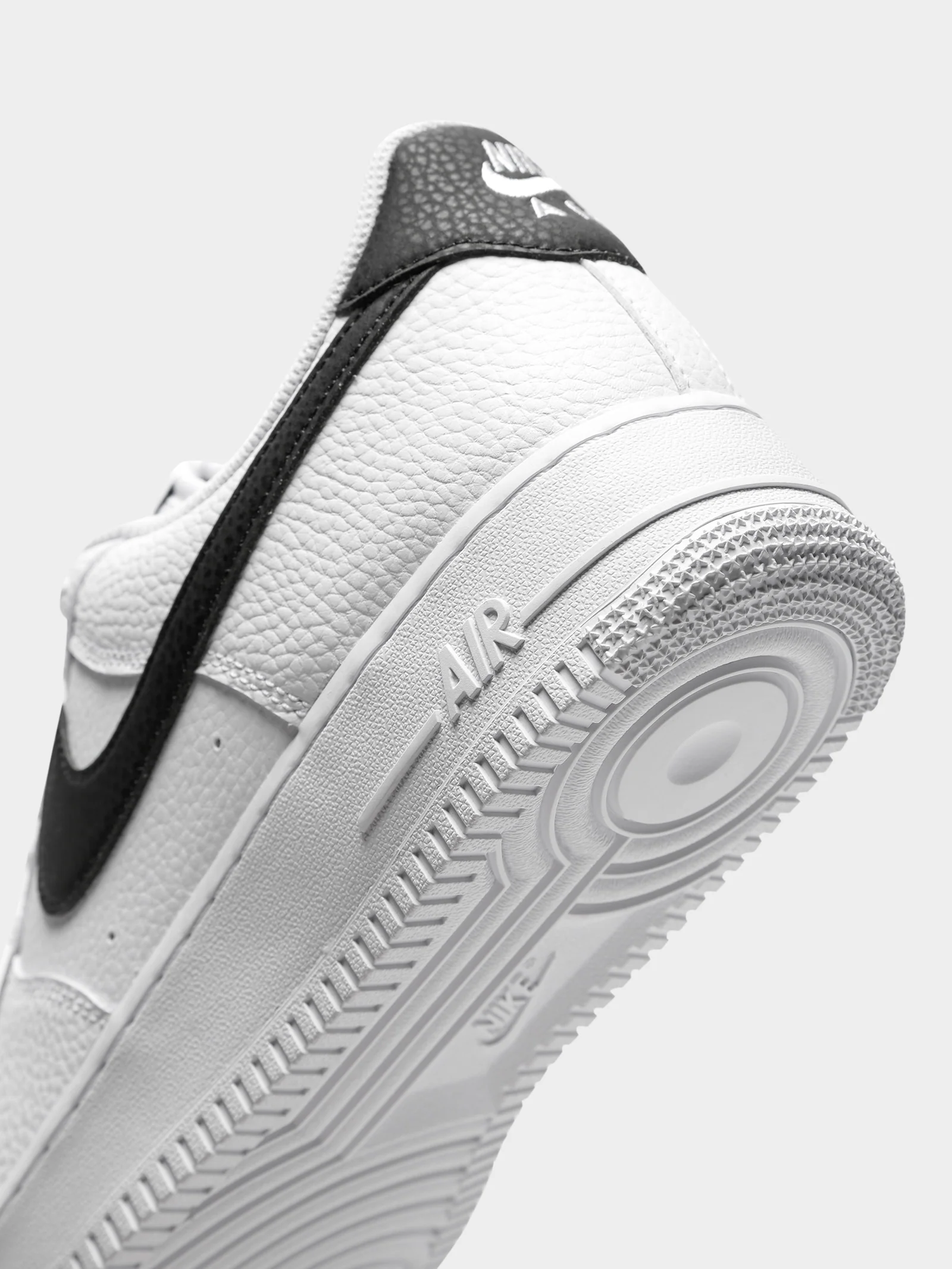 Mens Air Force 1 '07 Sneakers - Image 3