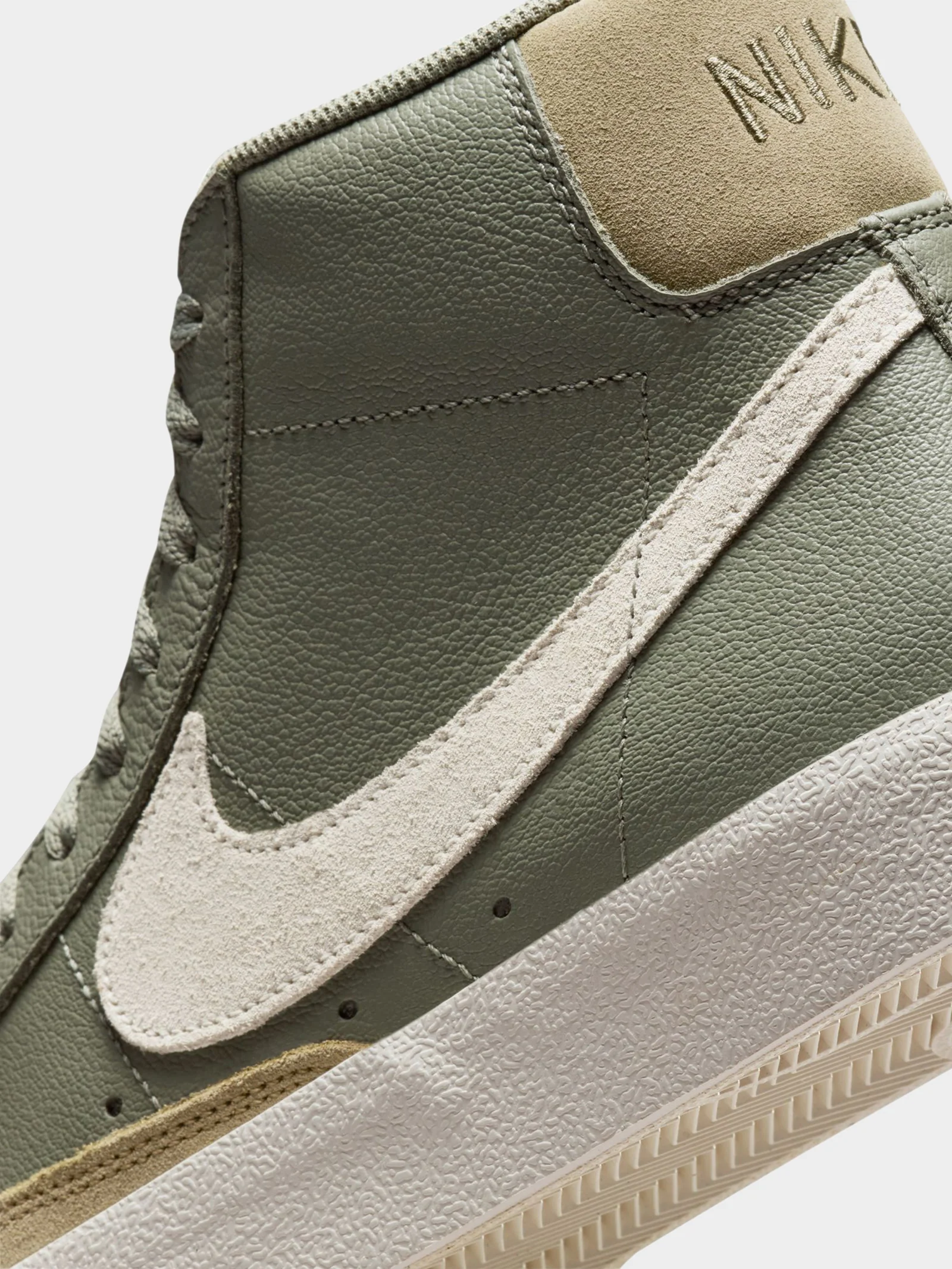 Mens Blazer Mid 77 Prm Sneaker - Image 3