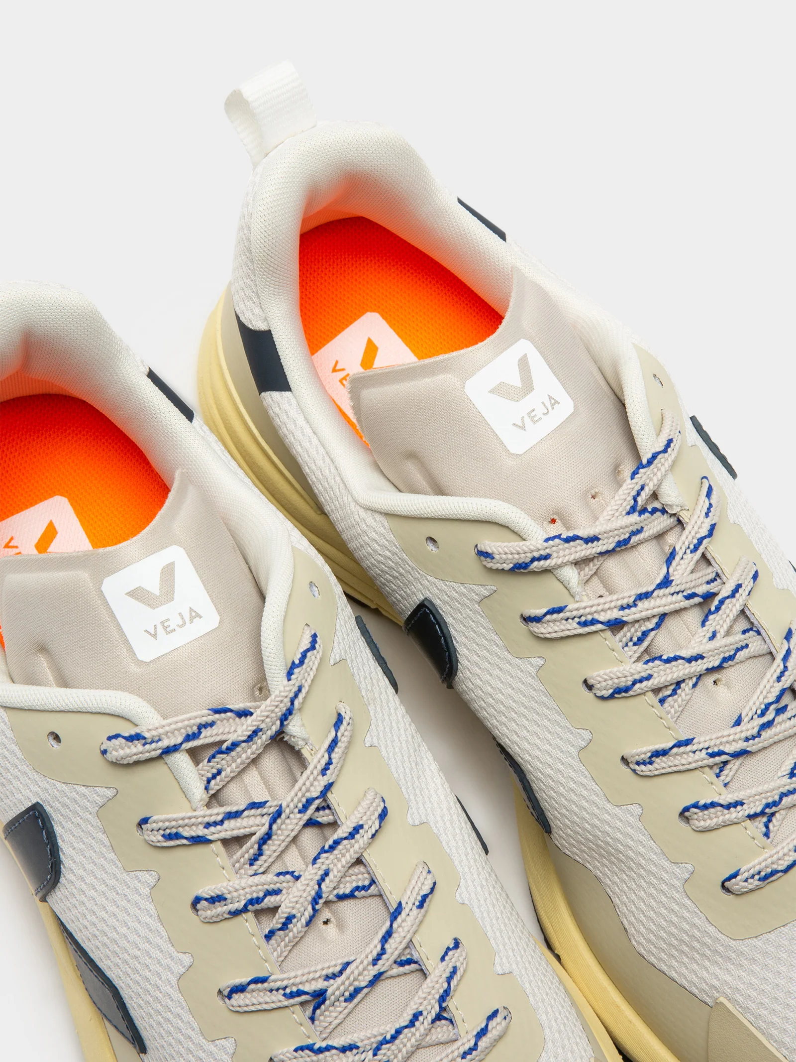 Mens Dekkan Alveomesh Sneakers - Image 3