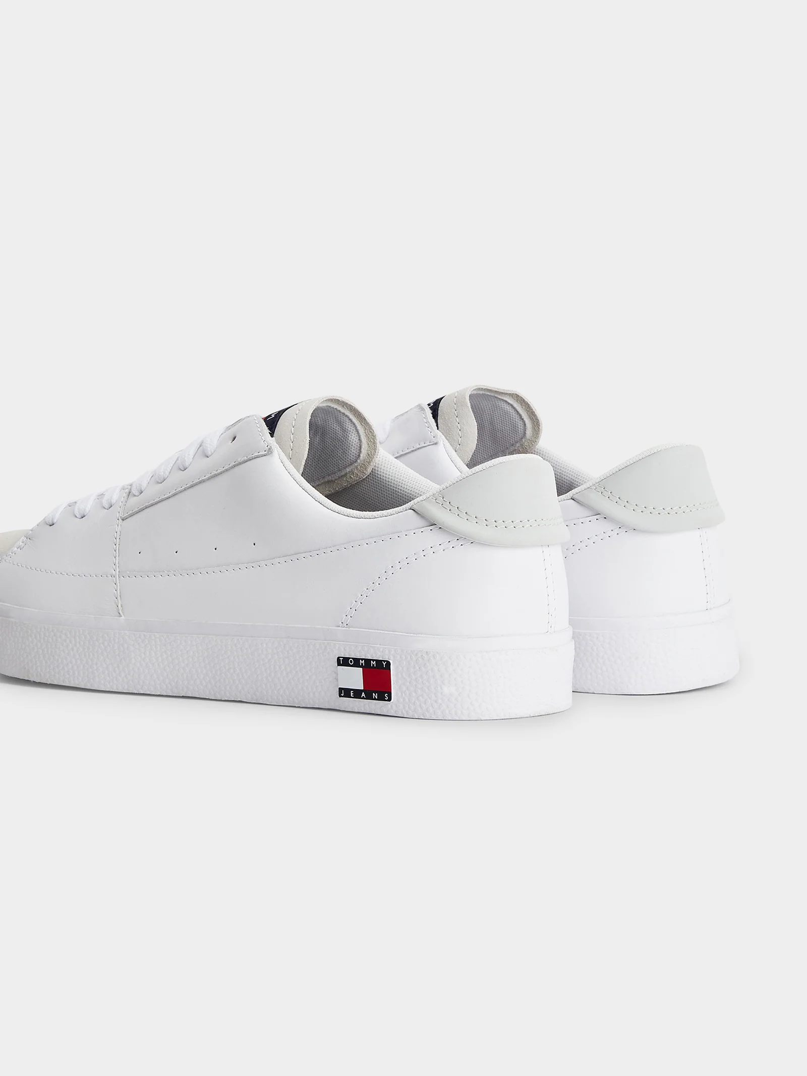 Mens Essential Badge Lace Up Trainers - Image 2
