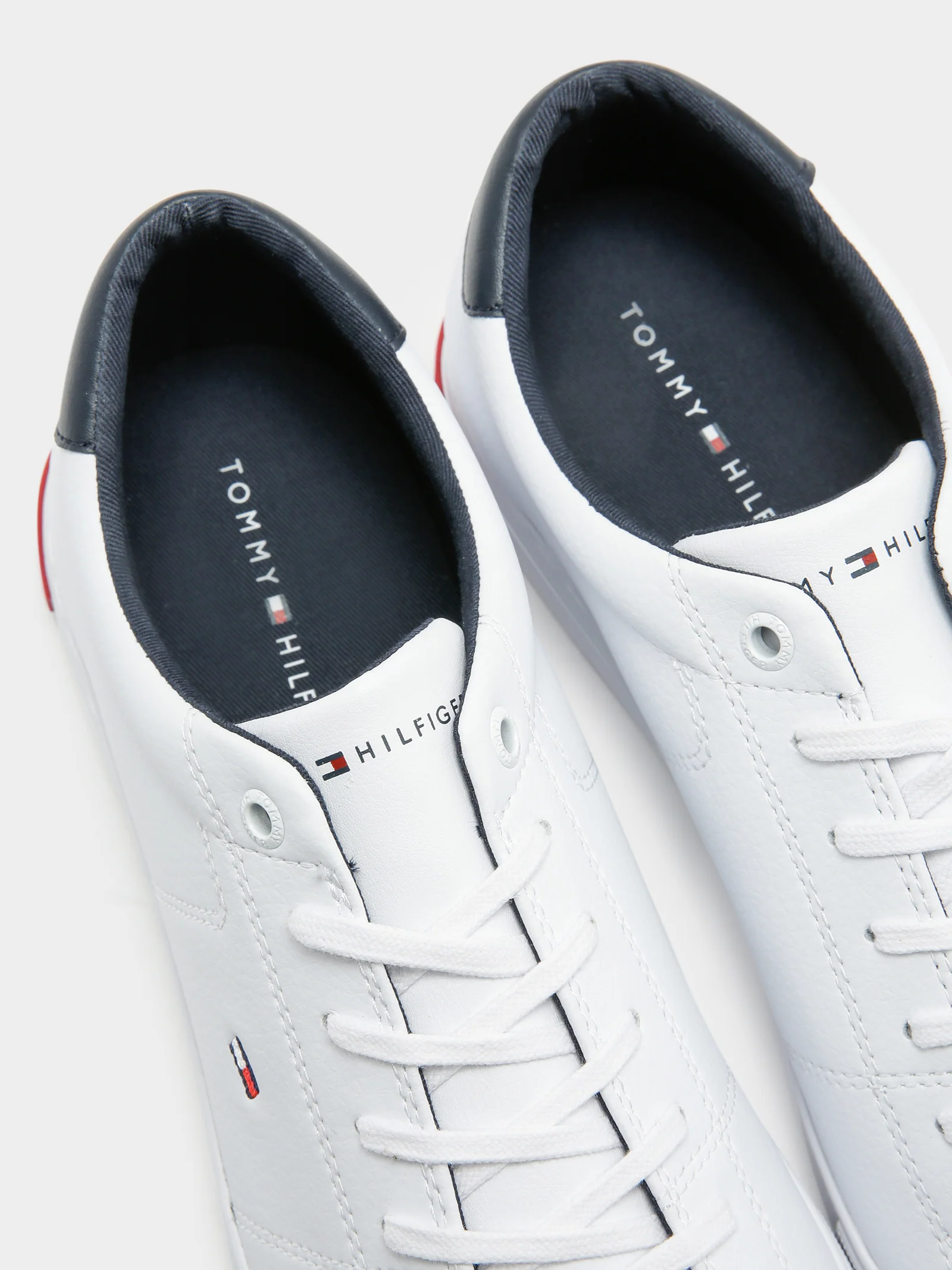 Mens Essential Leather Sneaker - Image 4