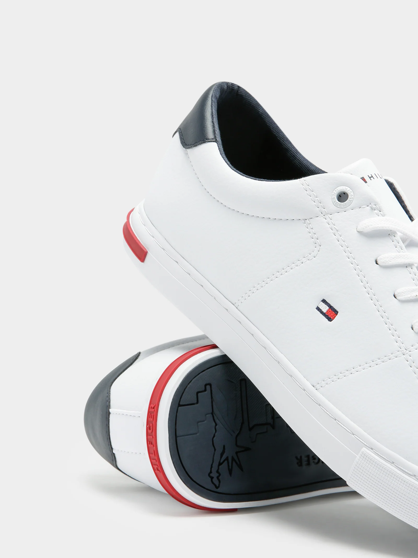 Mens Essential Leather Sneaker - Image 6