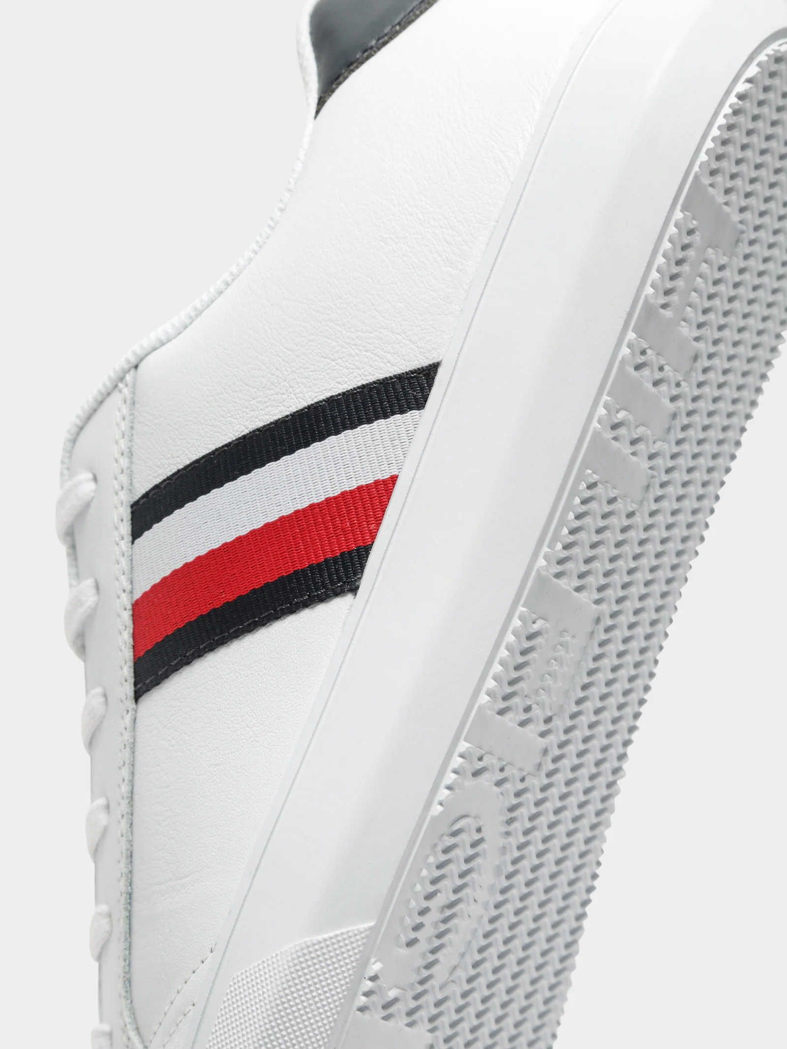 Mens Essential Leather Sneakers - Image 5