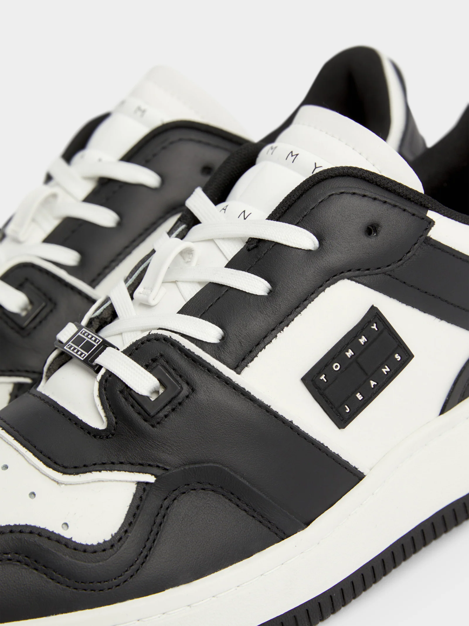 Mens Leather Basketball Trainers - Image 3