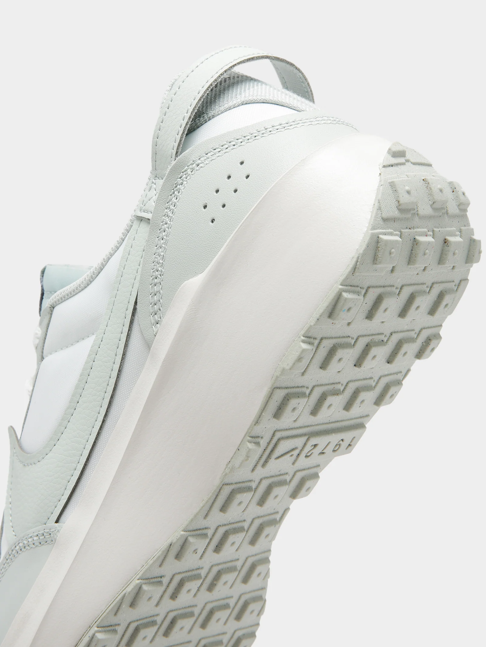 Mens Nike Waffle Debut Sneakers - Image 4