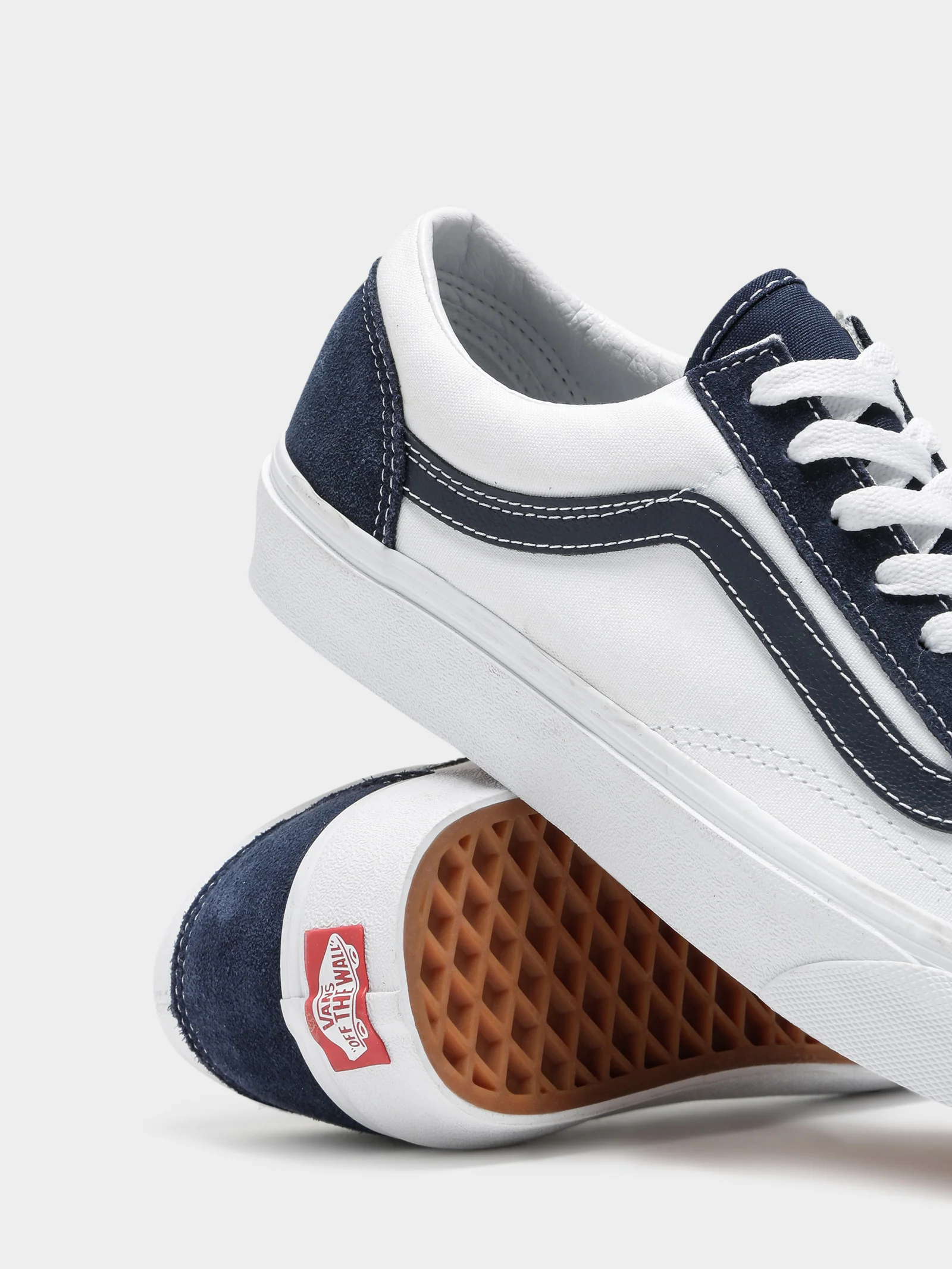 Mens Style 36 Classic Sneakers - Image 5