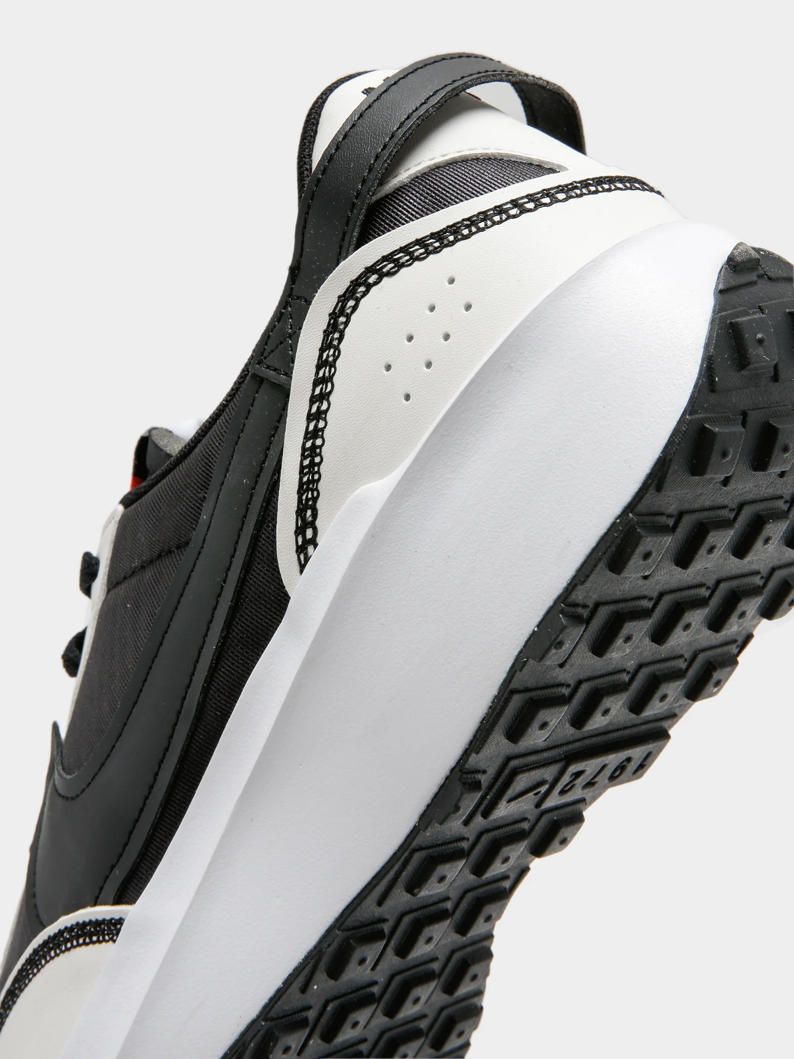 Mens Waffle Debut Sneakers - Image 4