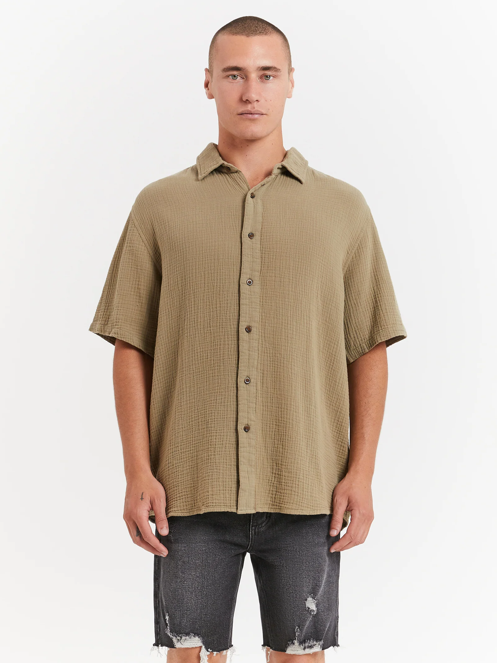 Minimal Seersucker Short Sleeve Shirt - Image 3