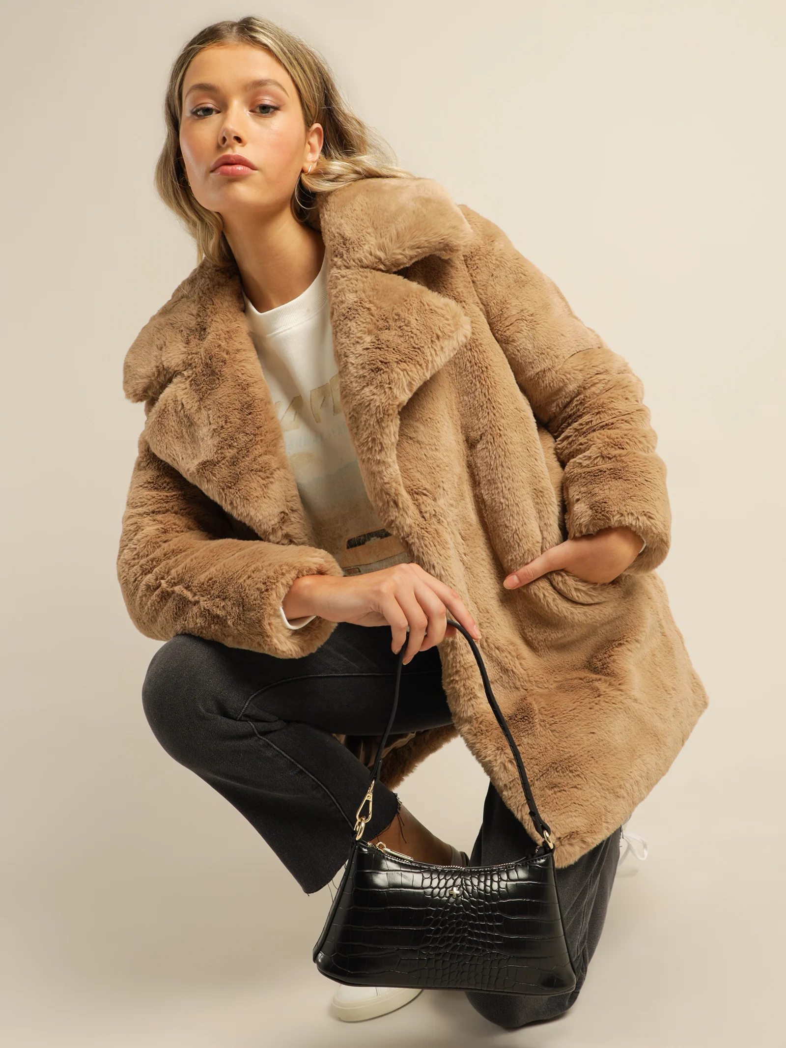 Minimalist Faux Fur Jacket - Image 2