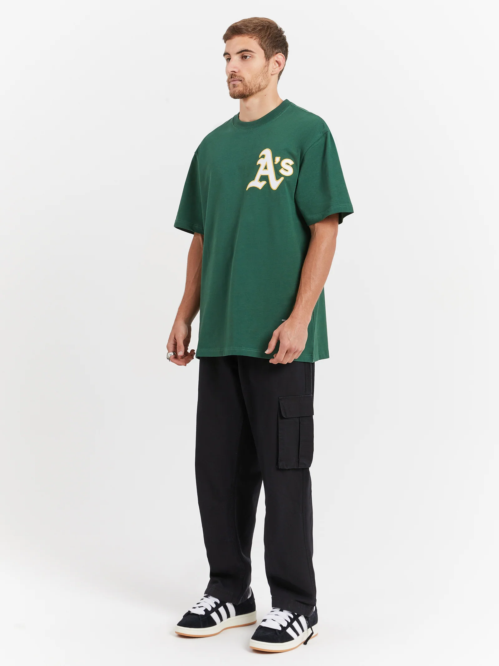 V Team Crest T-Shirt - Image 4