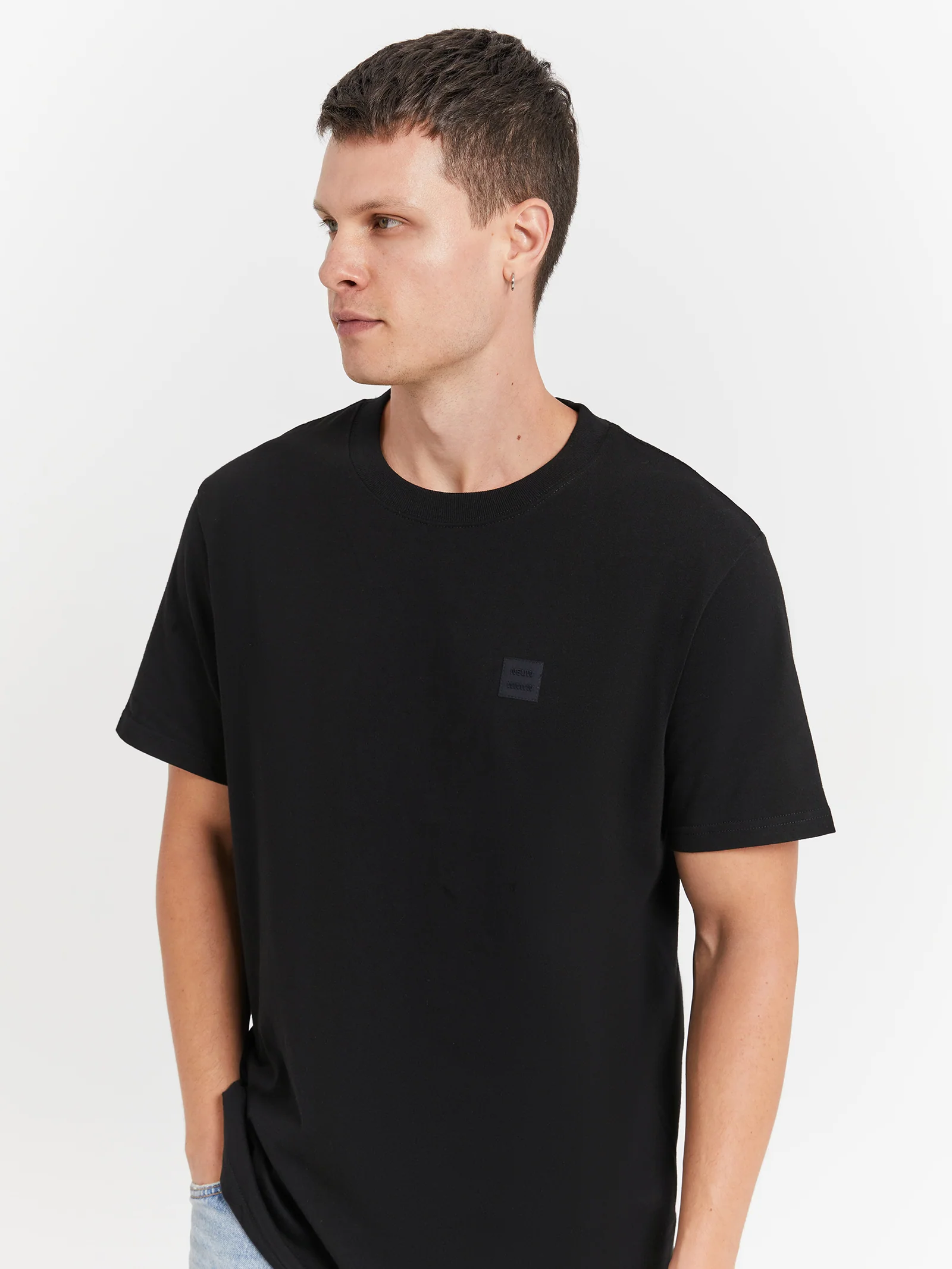 Neuw Premium T-Shirt - Image 3