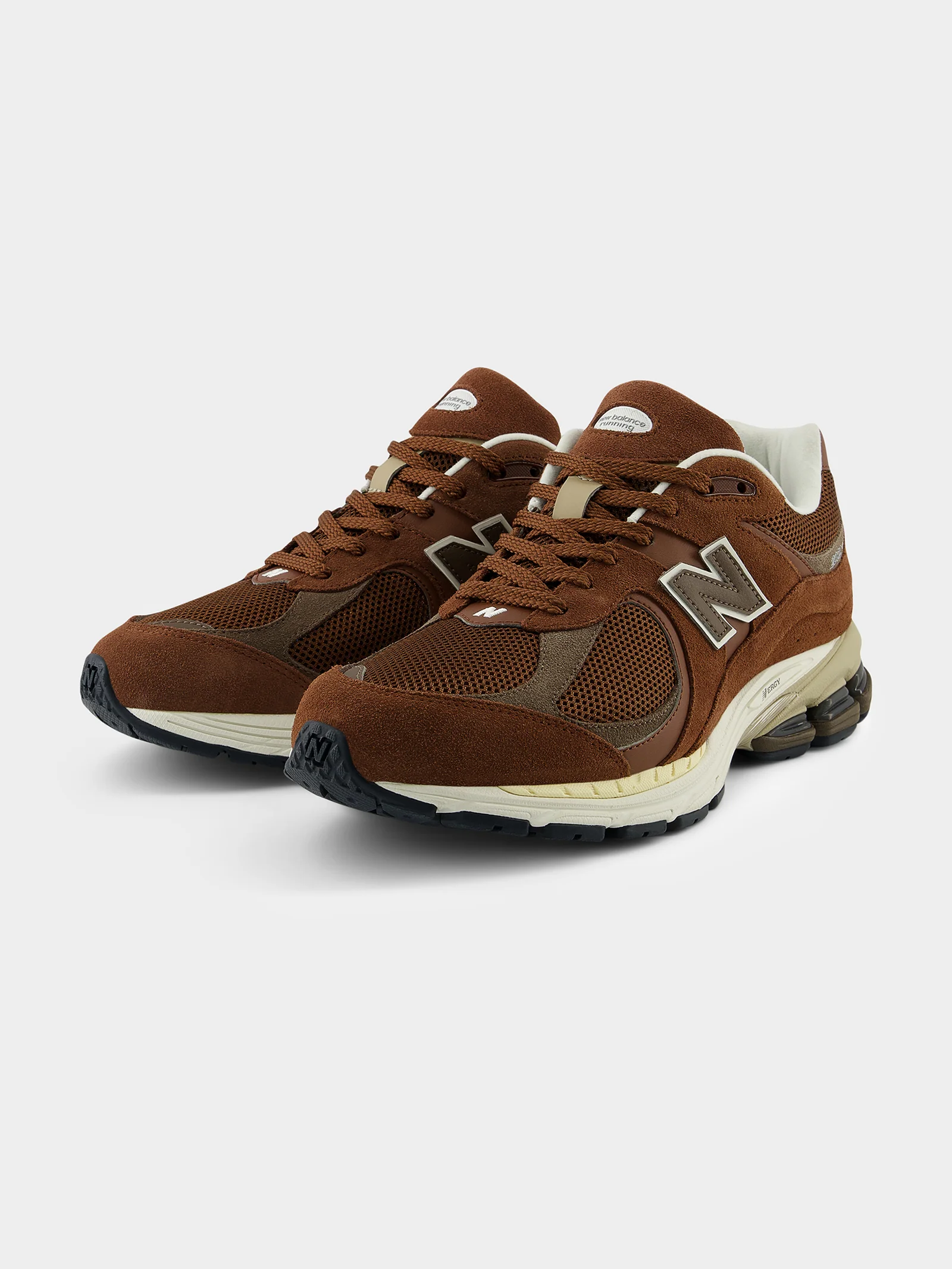 Unisex 2002 Sneaker - Image 2