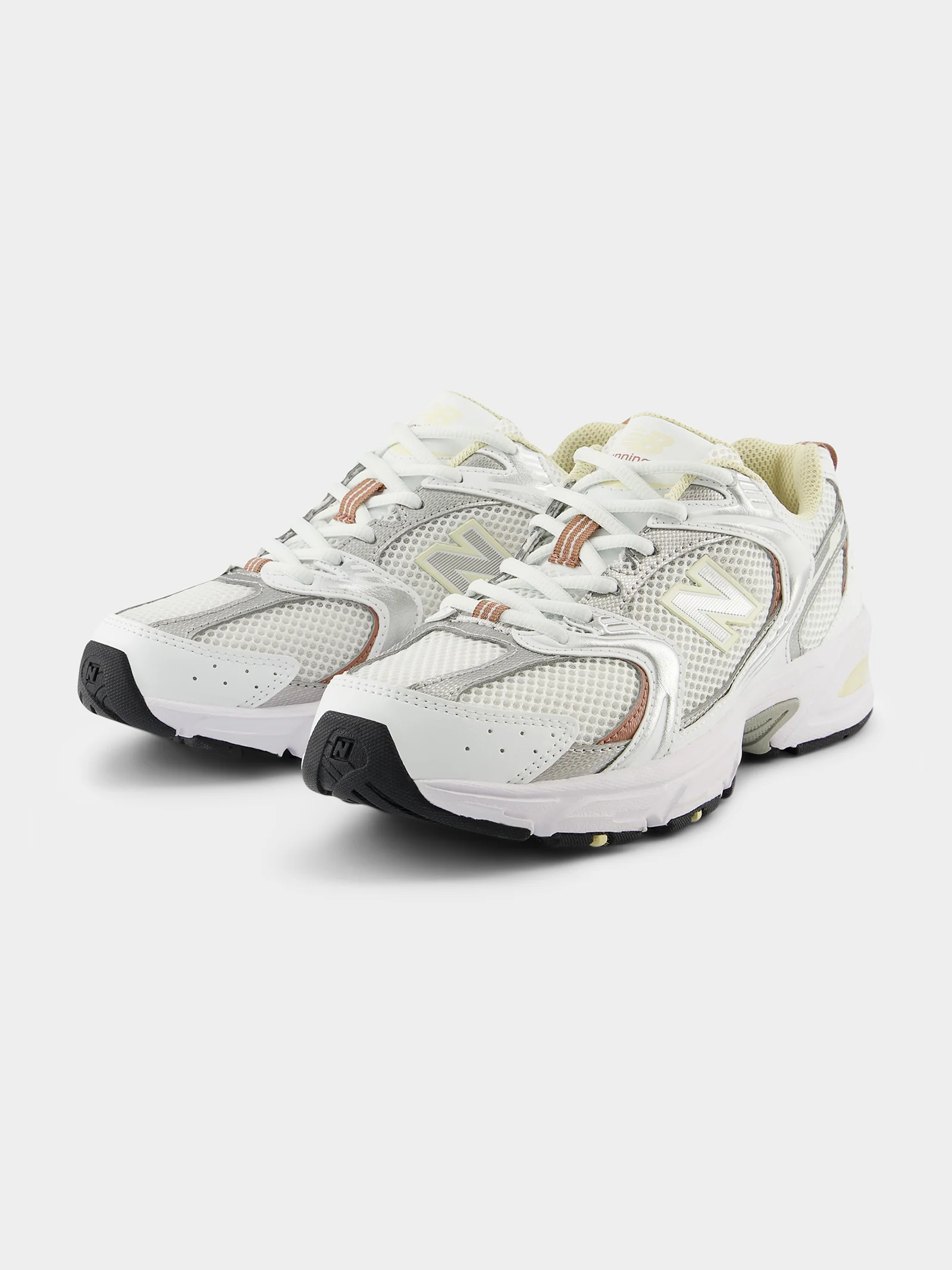 Unisex 530 Sneakers - Image 2