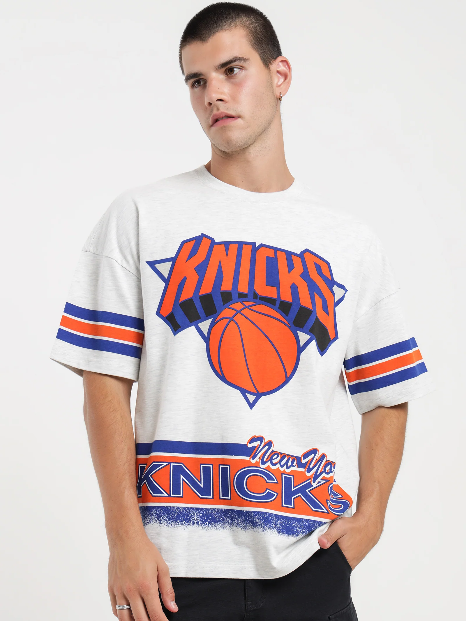 New York Knicks Logo T-Shirt - Image 3