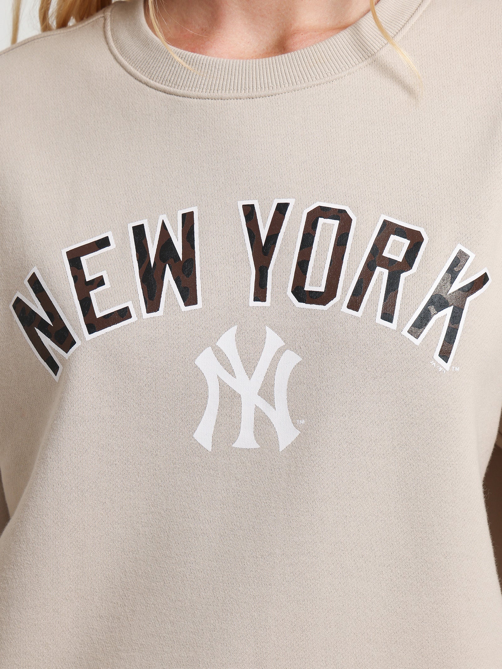 New York Yankees Animal Arch Crew - Image 3