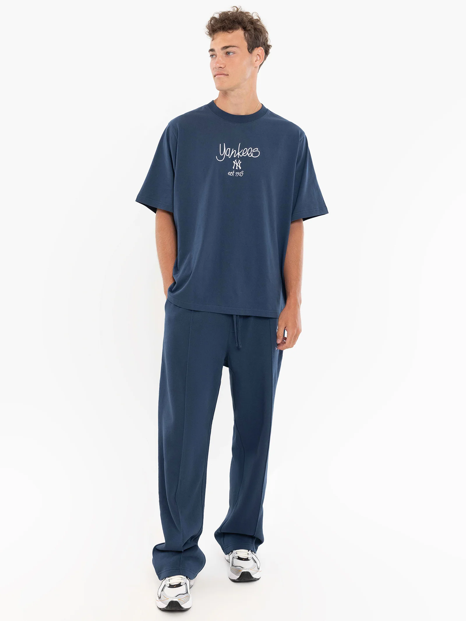 New York Yankess Script Heavyweight T-Shirt - Image 2